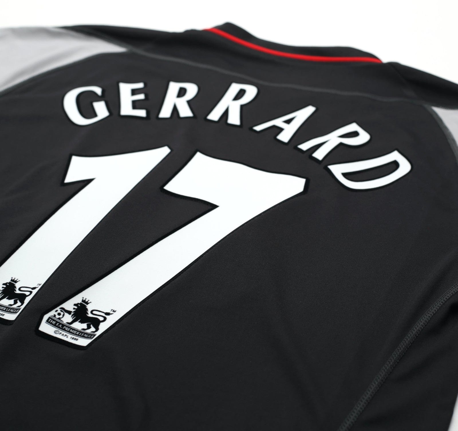 2002/04 GERRARD #17 Liverpool Vintage Reebok Away Football Shirt (M)