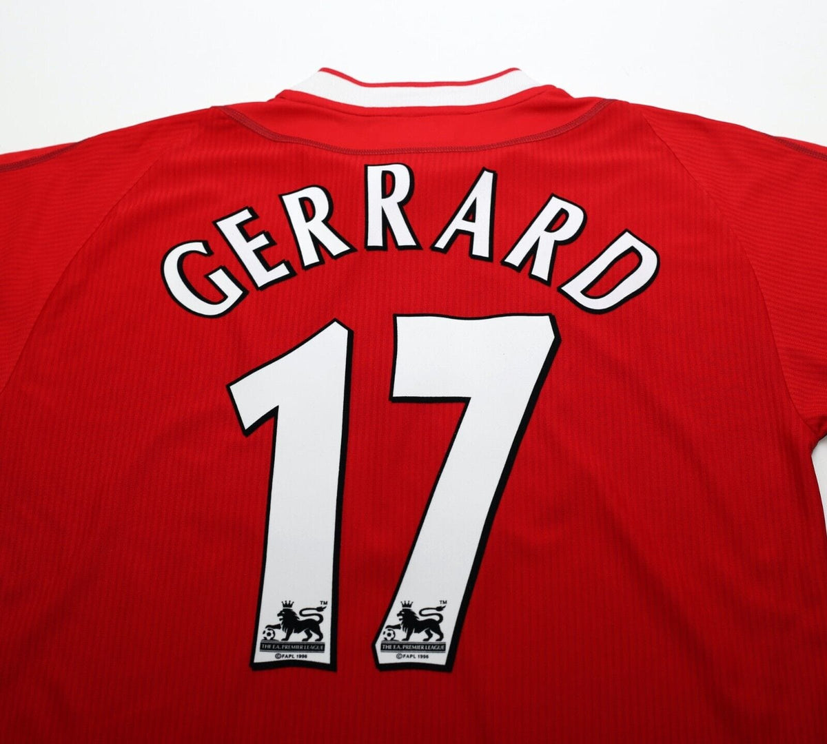 2002/04 GERRARD #17 Liverpool Vintage Reebok Home Football Shirt (M)