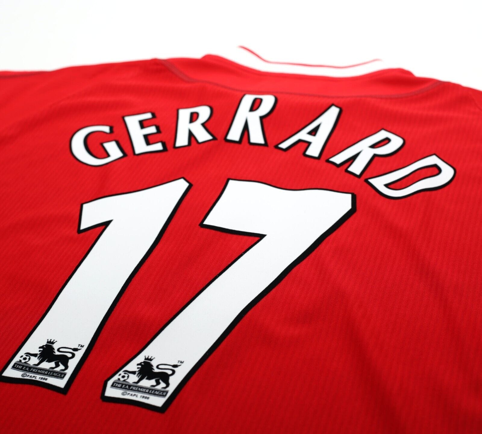 2002/04 GERRARD #17 Liverpool Vintage Reebok Home Football Shirt (M)