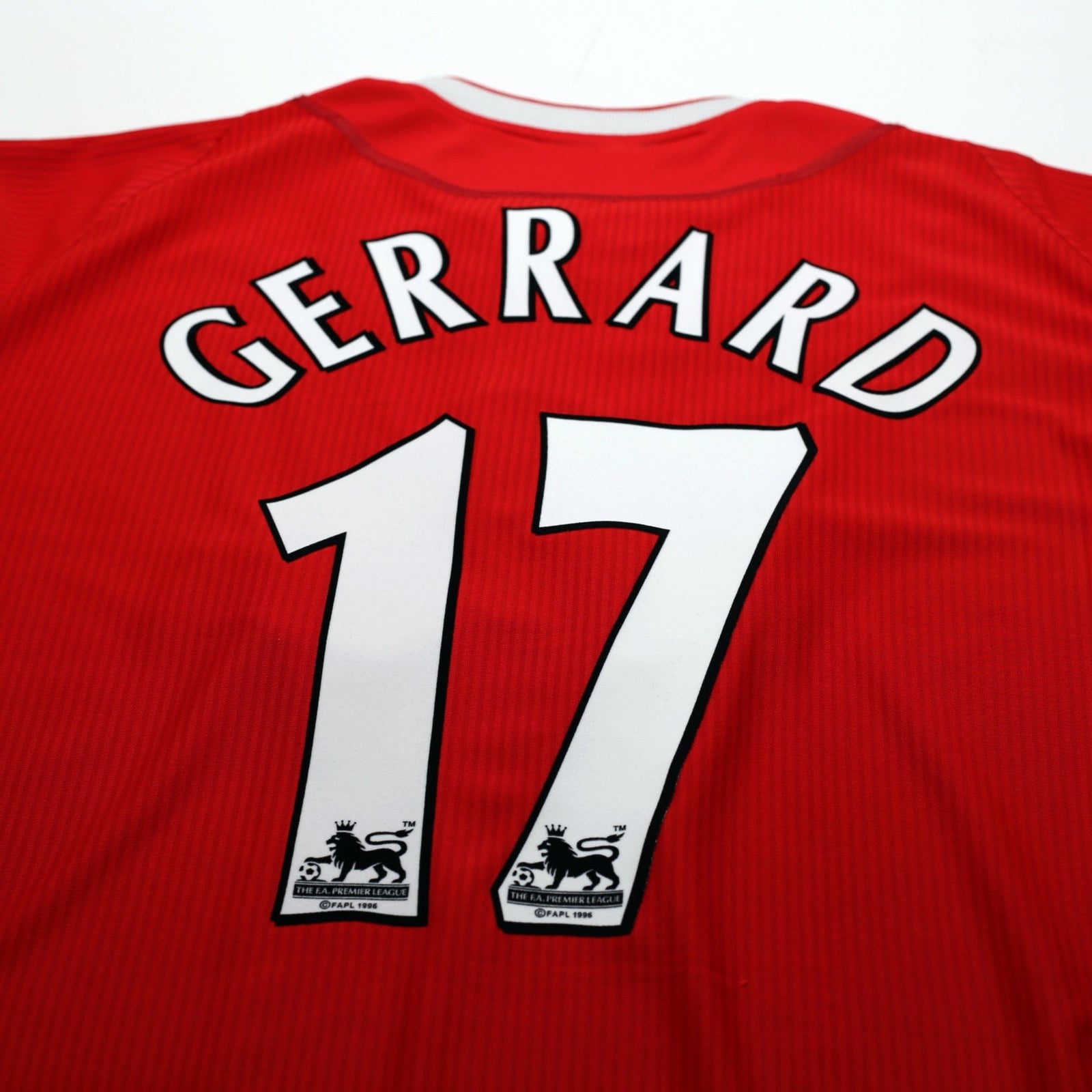 2002/04 Gerrard #17 Liverpool Vintage Reebok Home LS Football Shirt (L)