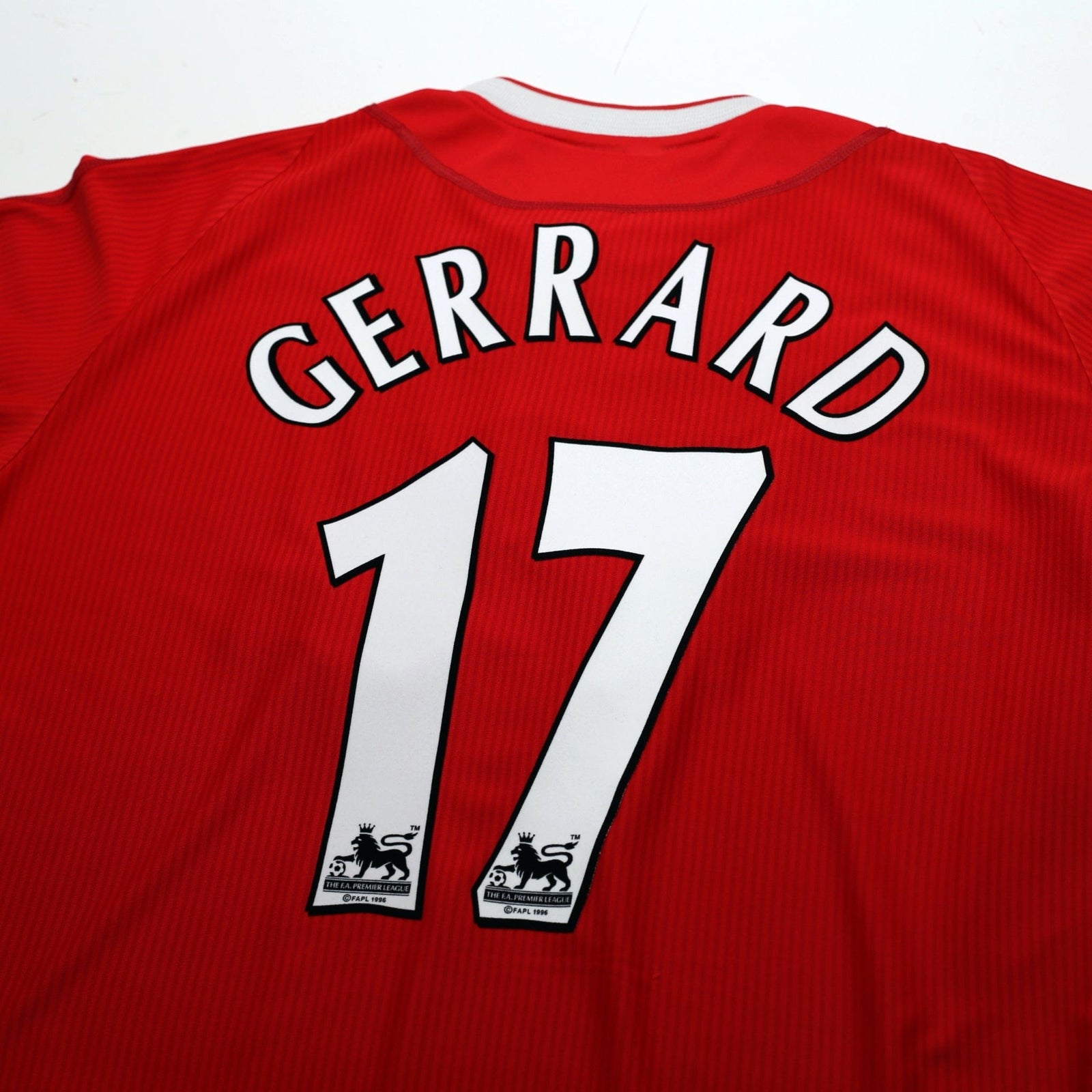 2002/04 Gerrard #17 Liverpool Vintage Reebok Home LS Football Shirt (L)