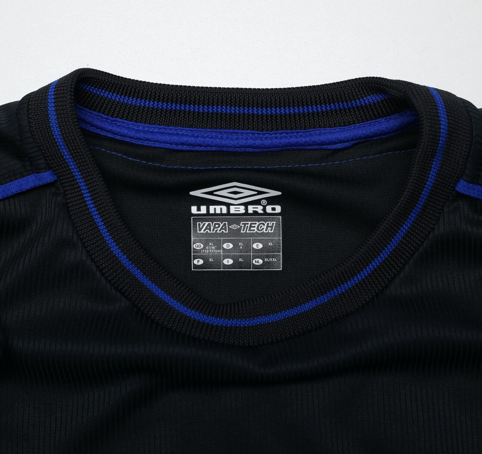 2002/04 GUDJOHNSEN #22 Chelsea Vintage Umbro Long Sleeve Away