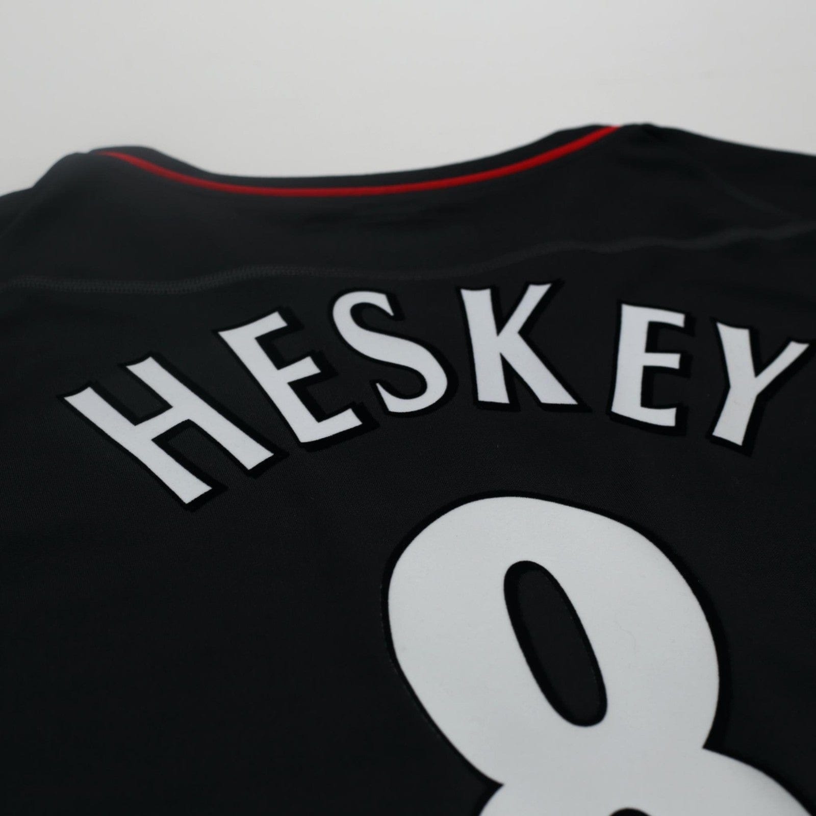 2002/04 Heskey #8 Liverpool Vintage Reebok Away Football Shirt (XL)