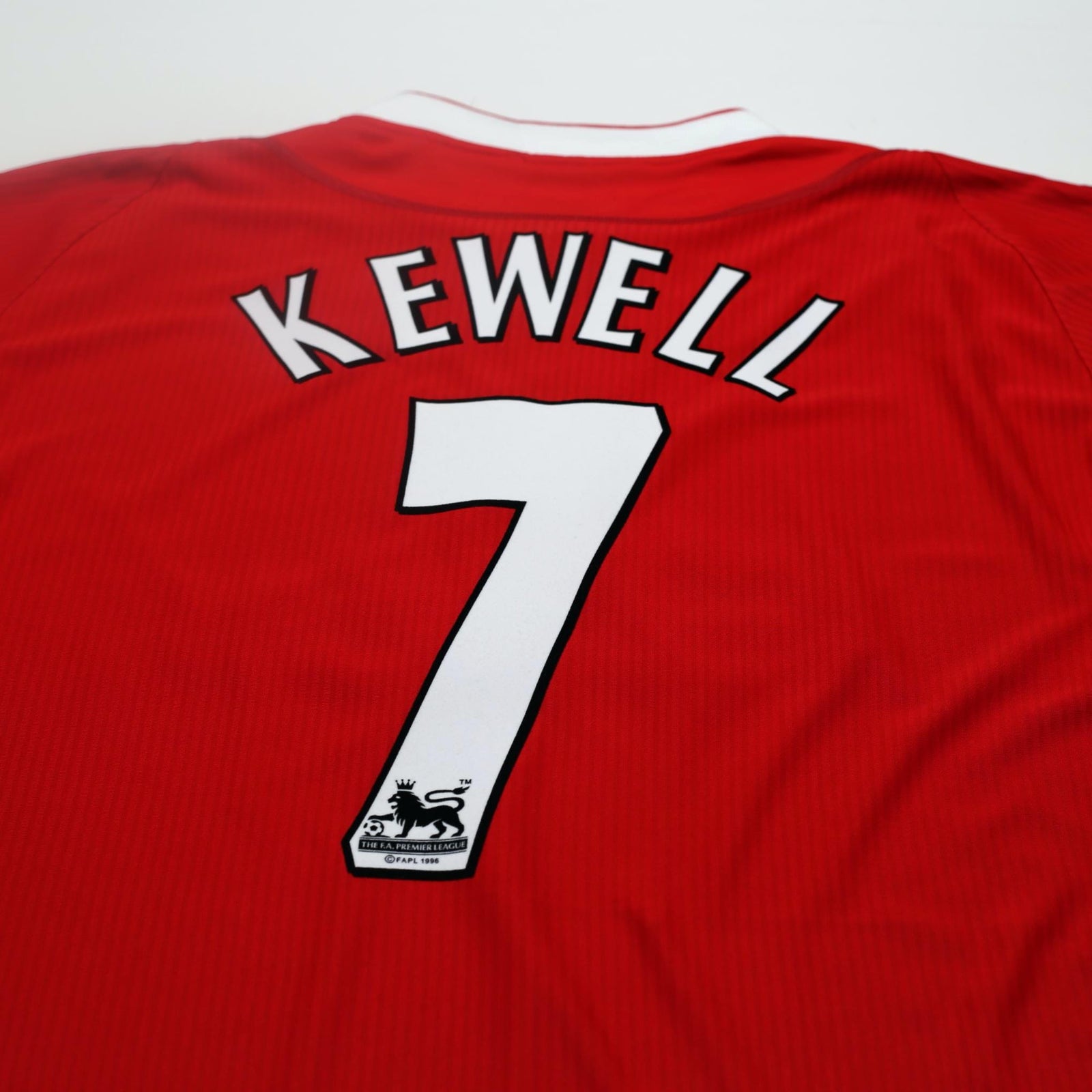 2002/04 Kewell #7 Liverpool Vintage Reebok Home Football Shirt (M)
