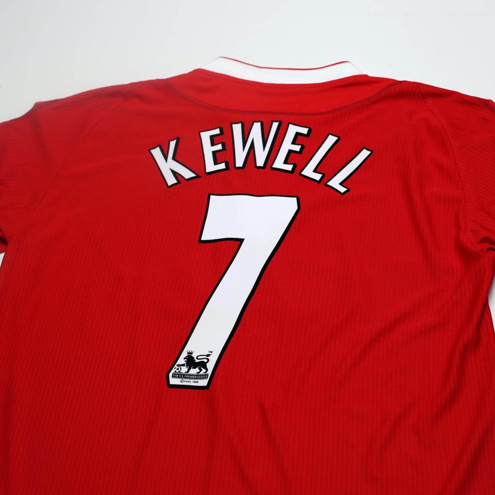 2002/04 Kewell #7 Liverpool Vintage Reebok Home Football Shirt (M)