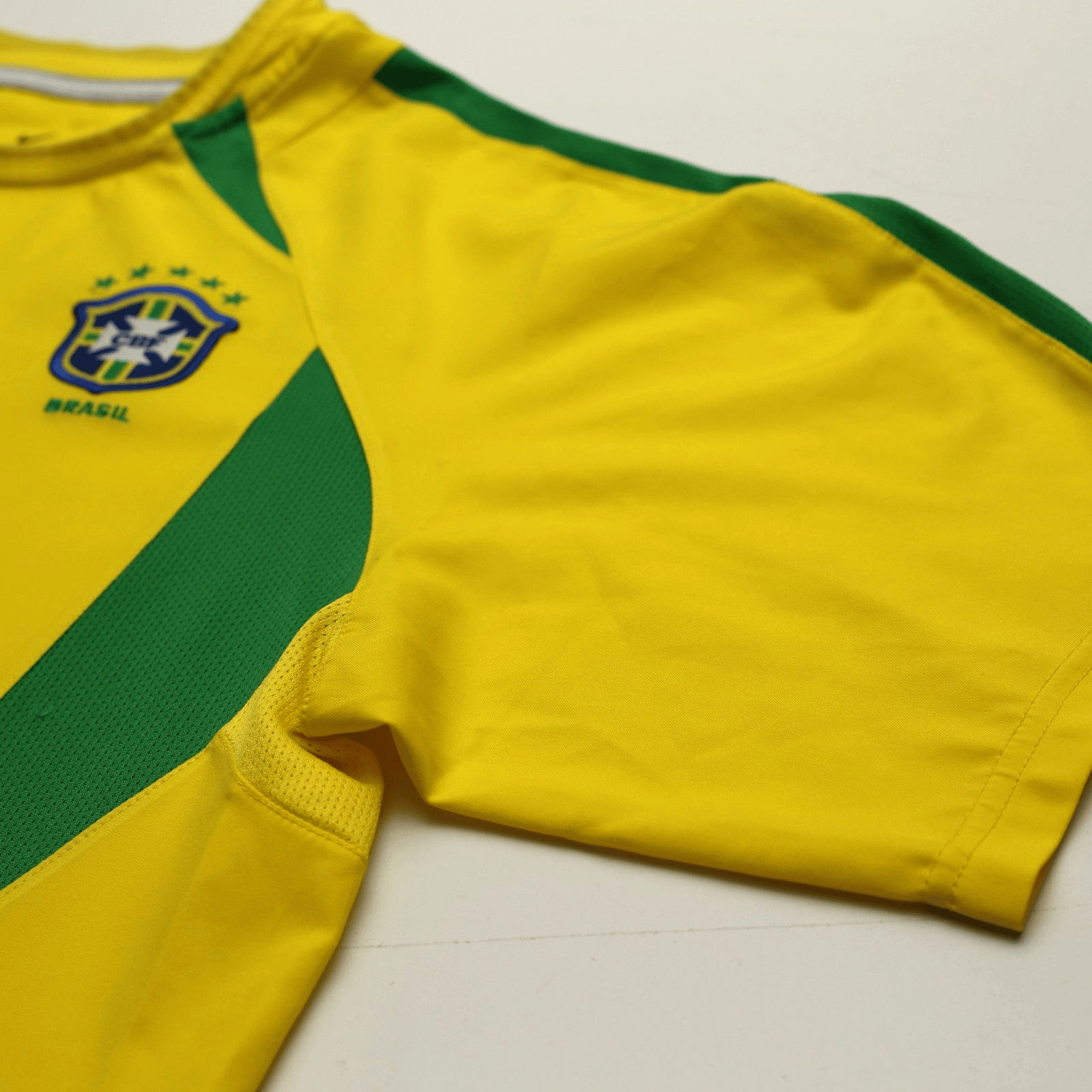 2002/04 Ronaldo #9 Brazil Vintage Nike Home Football Shirt (S)