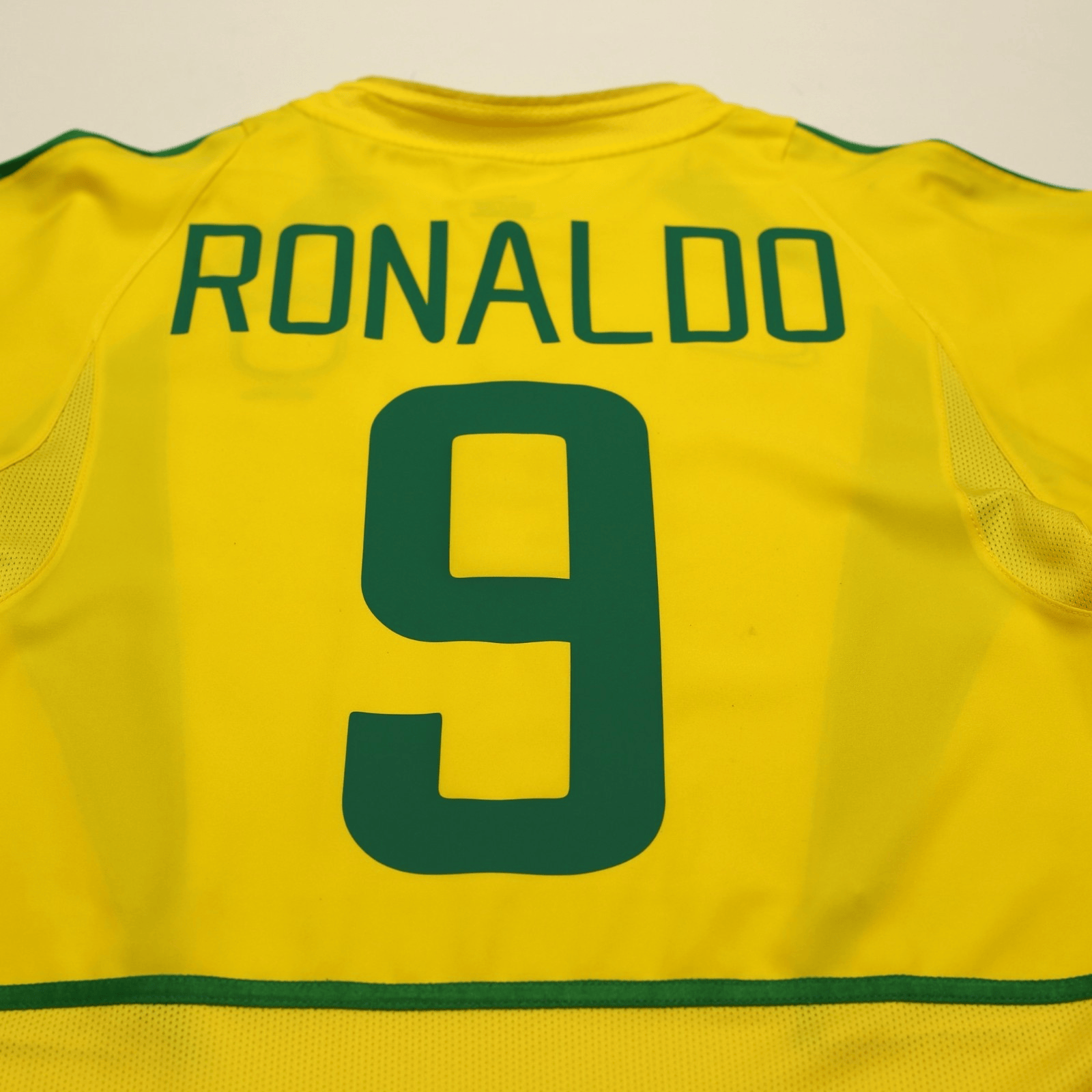 2002/04 Ronaldo #9 Brazil Vintage Nike Home Football Shirt (S)