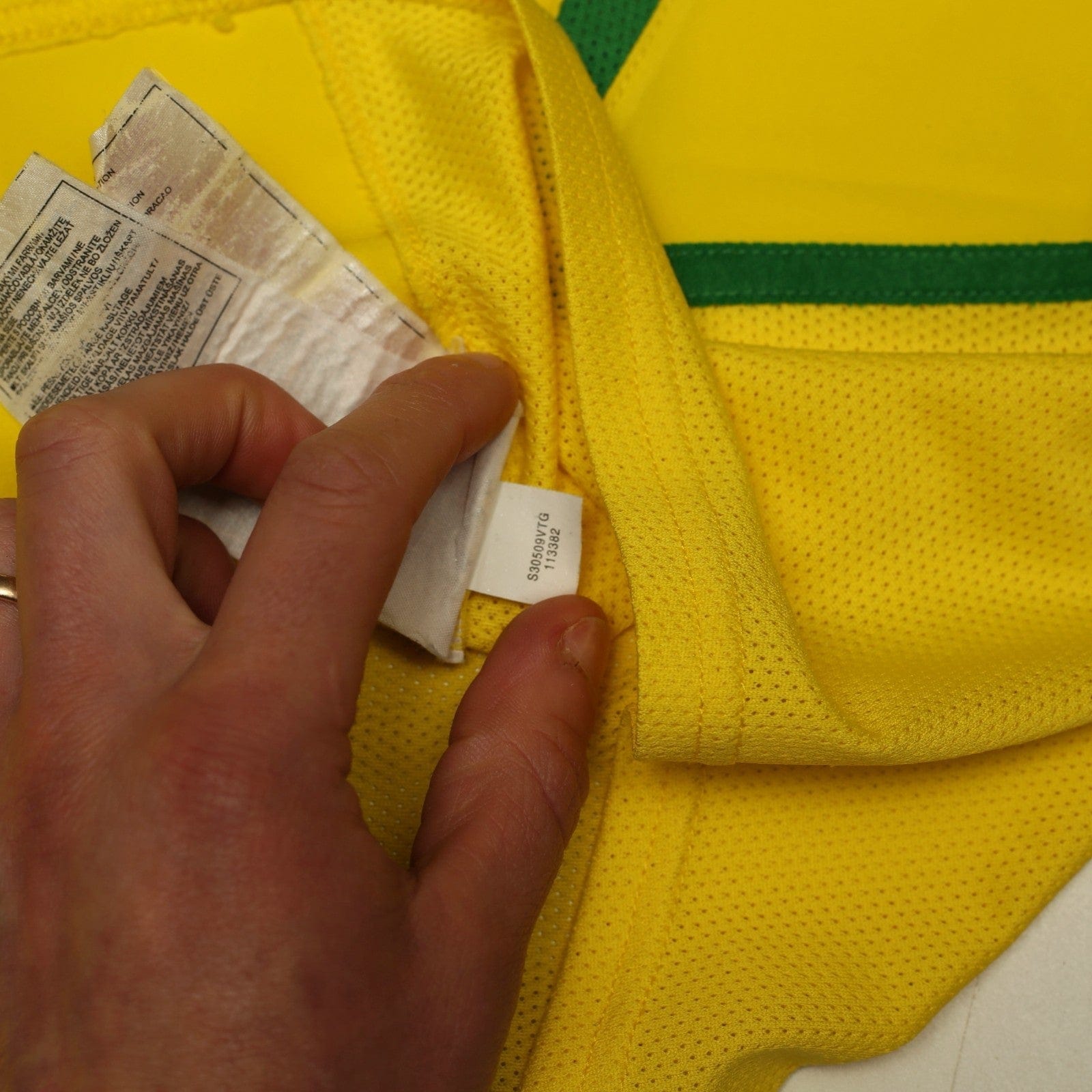 2002/04 Ronaldo #9 Brazil Vintage Nike Home Football Shirt (S)