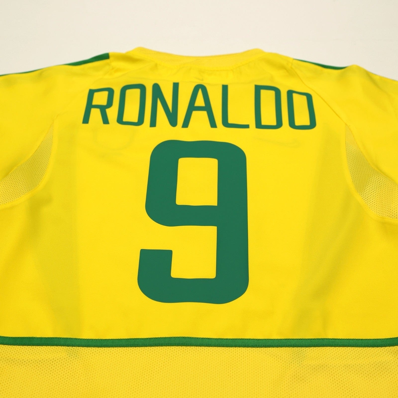 2002/04 Ronaldo #9 Brazil Vintage Nike Home Football Shirt (S)