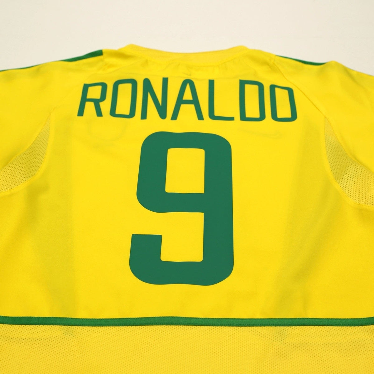 2002/04 Ronaldo #9 Brazil Vintage Nike Home Football Shirt (S)