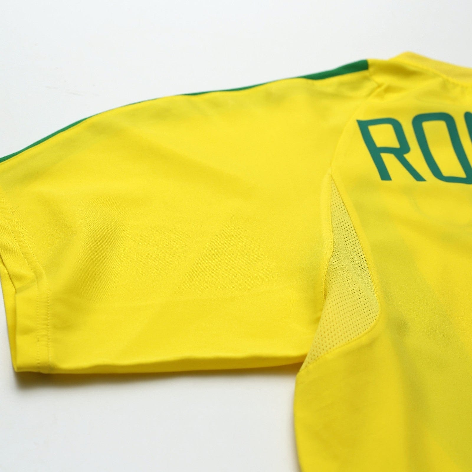 2002/04 Ronaldo #9 Brazil Vintage Nike Home Football Shirt (S)