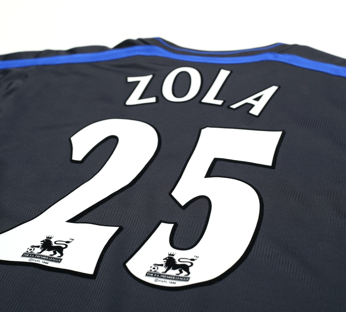 2002/04 ZOLA #25 Chelsea Vintage Umbro Away Football Shirt (L)