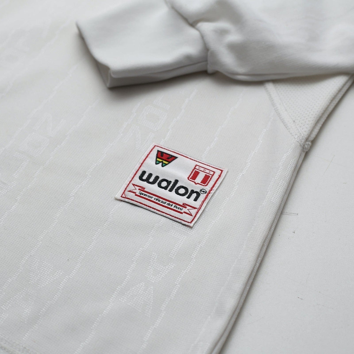 2002 Peru Vintage Walon Long Sleeve Home Football Shirt (L)