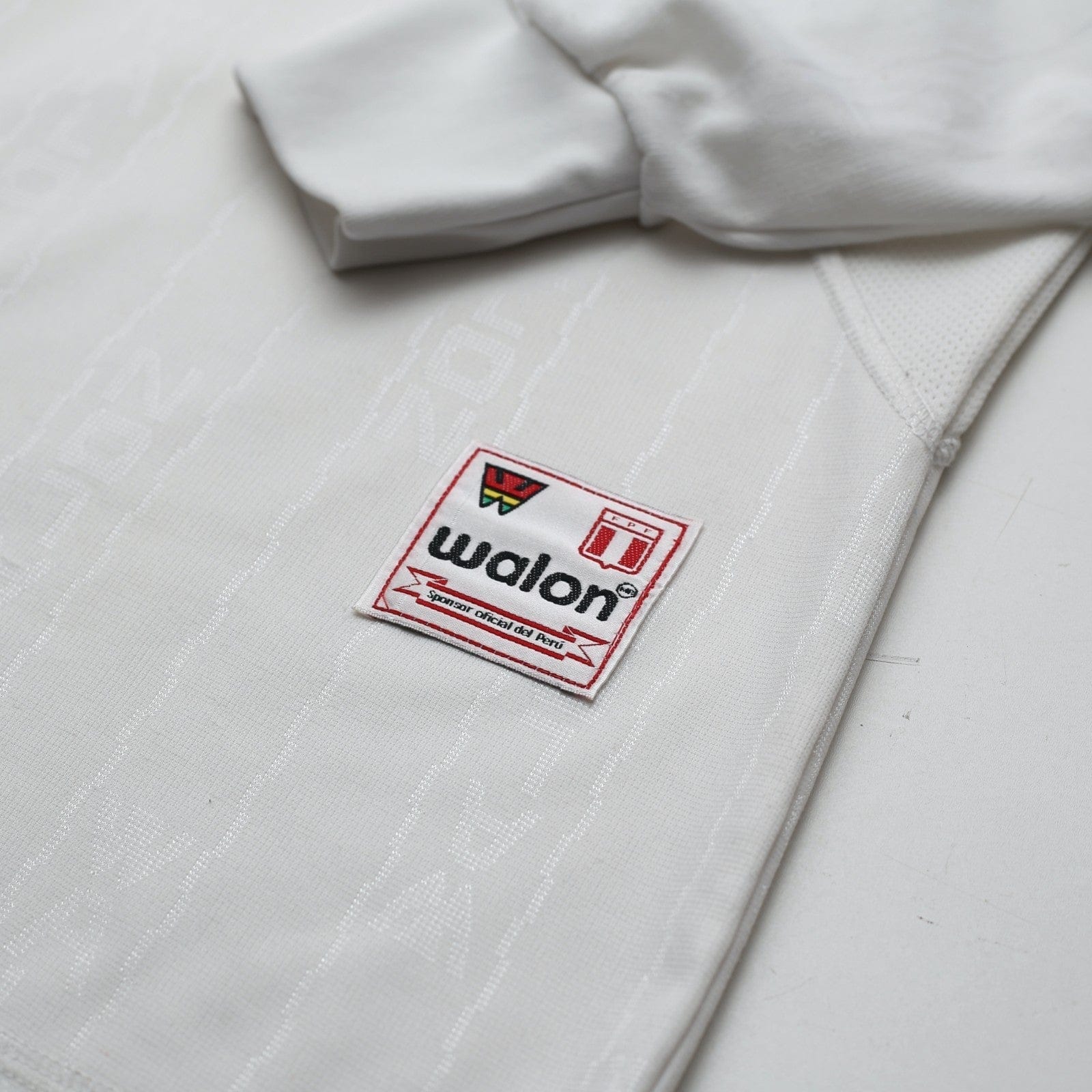 2002 Peru Vintage Walon Long Sleeve Home Football Shirt (L)