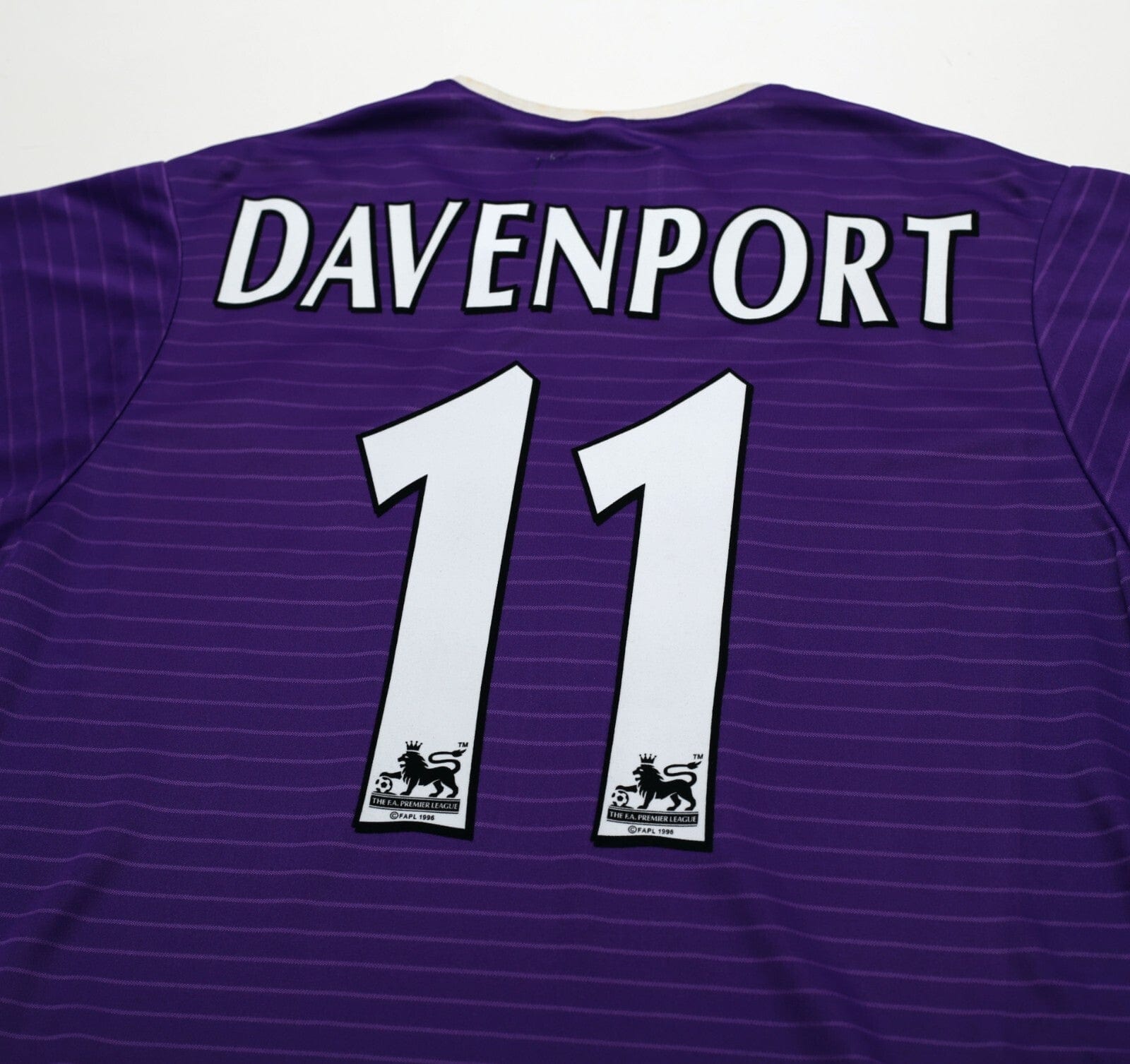 2003/04 DAVENPORT #11 Harchester United Vintage LCS Home Football Shirt (M)