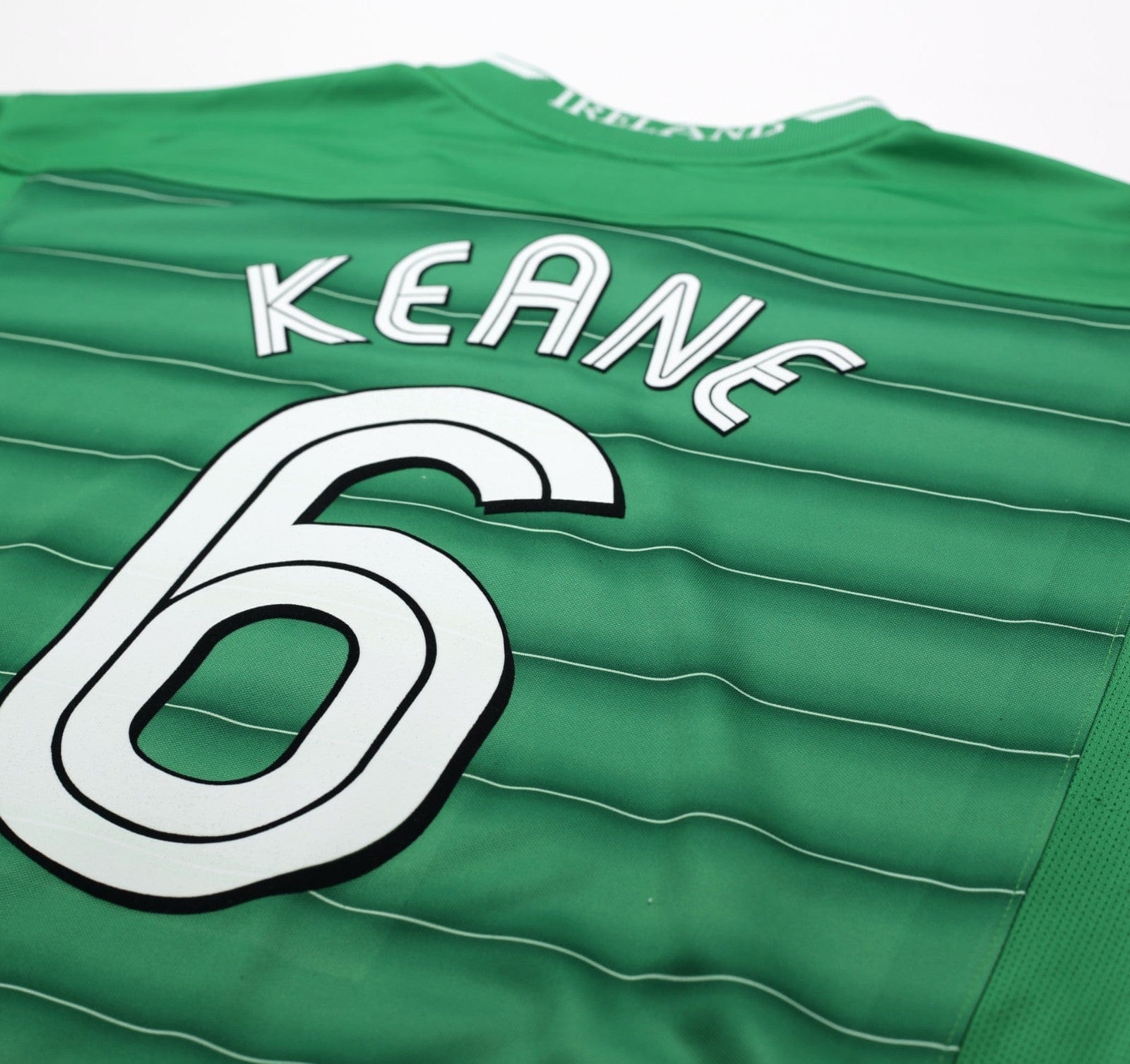 2003/04 KEANE #6 Ireland Vintage Umbro Home Football Shirt (L)