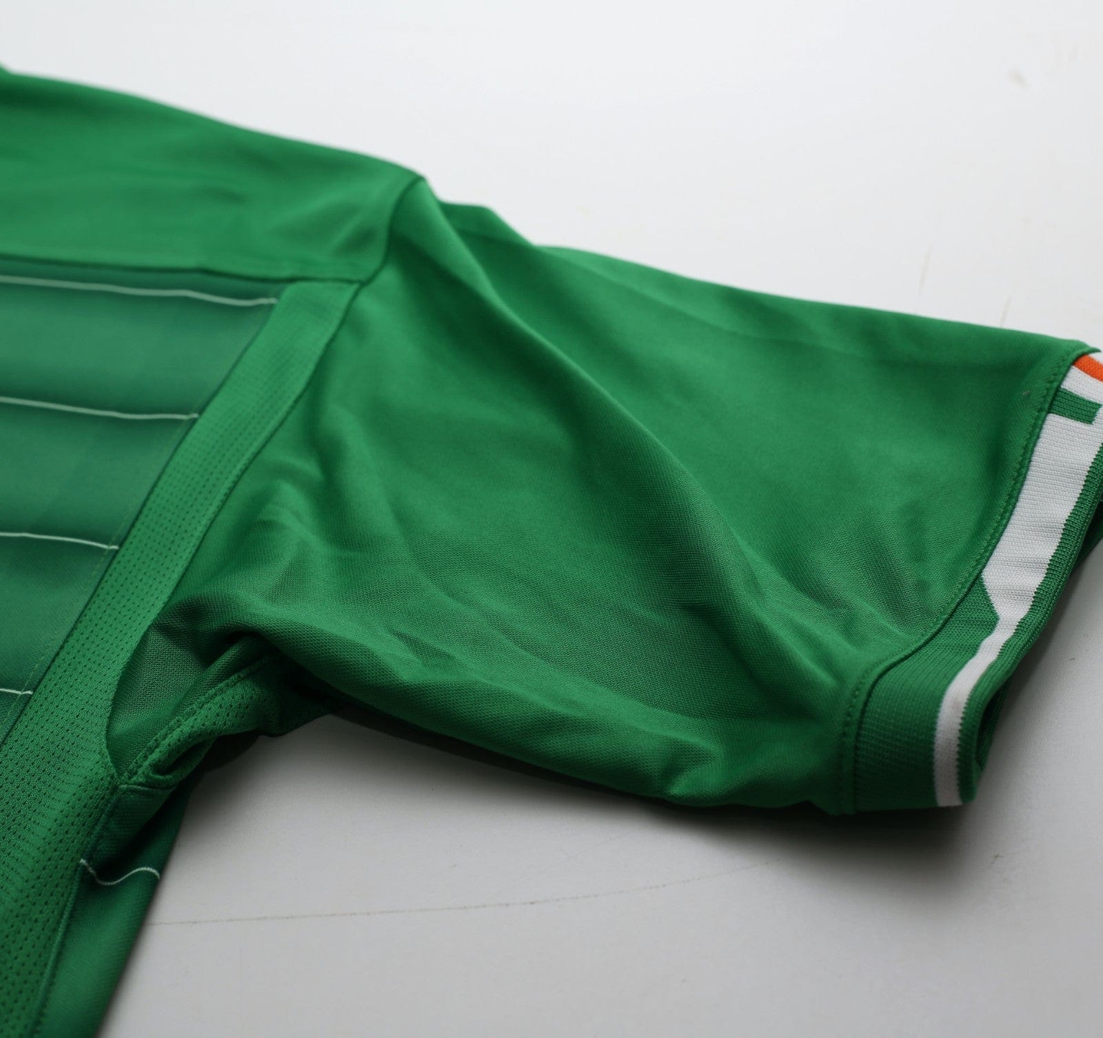 2003/04 KEANE #6 Ireland Vintage Umbro Home Football Shirt (L)