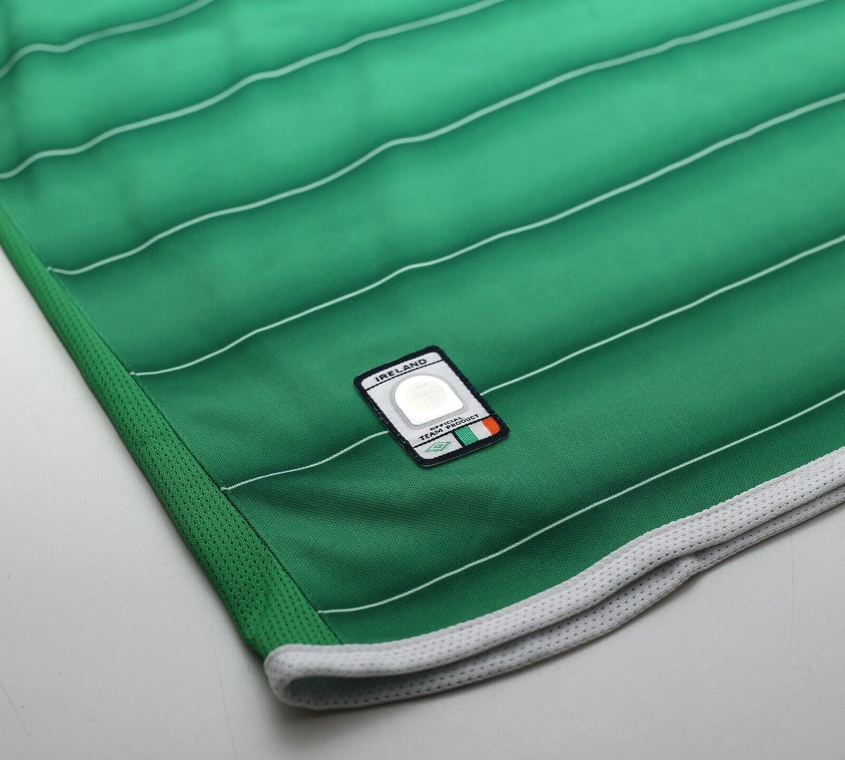 2003/04 KEANE #6 Ireland Vintage Umbro Home Football Shirt (M)