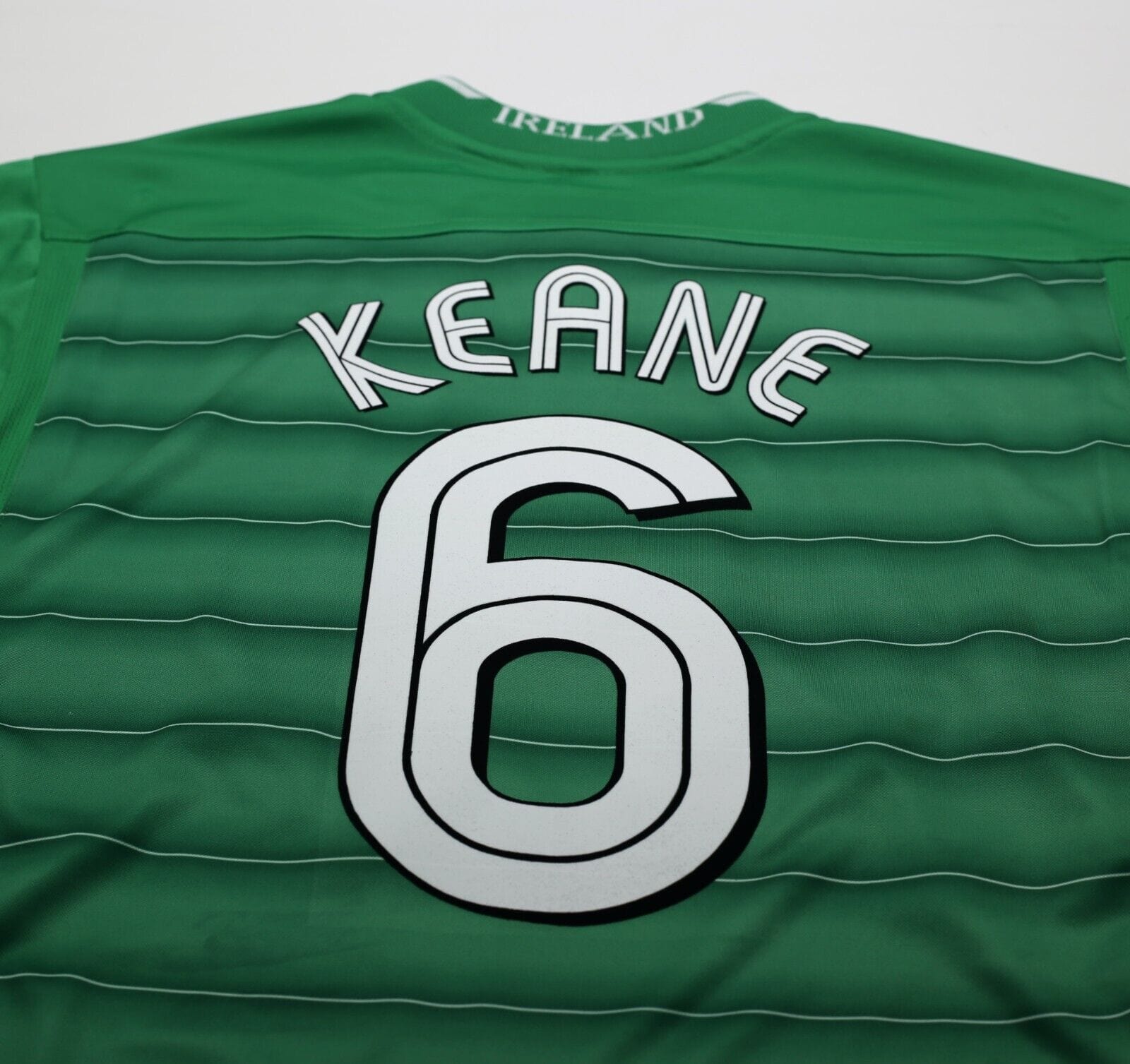 2003/04 KEANE #6 Ireland Vintage Umbro L/S Home Football Shirt (M)