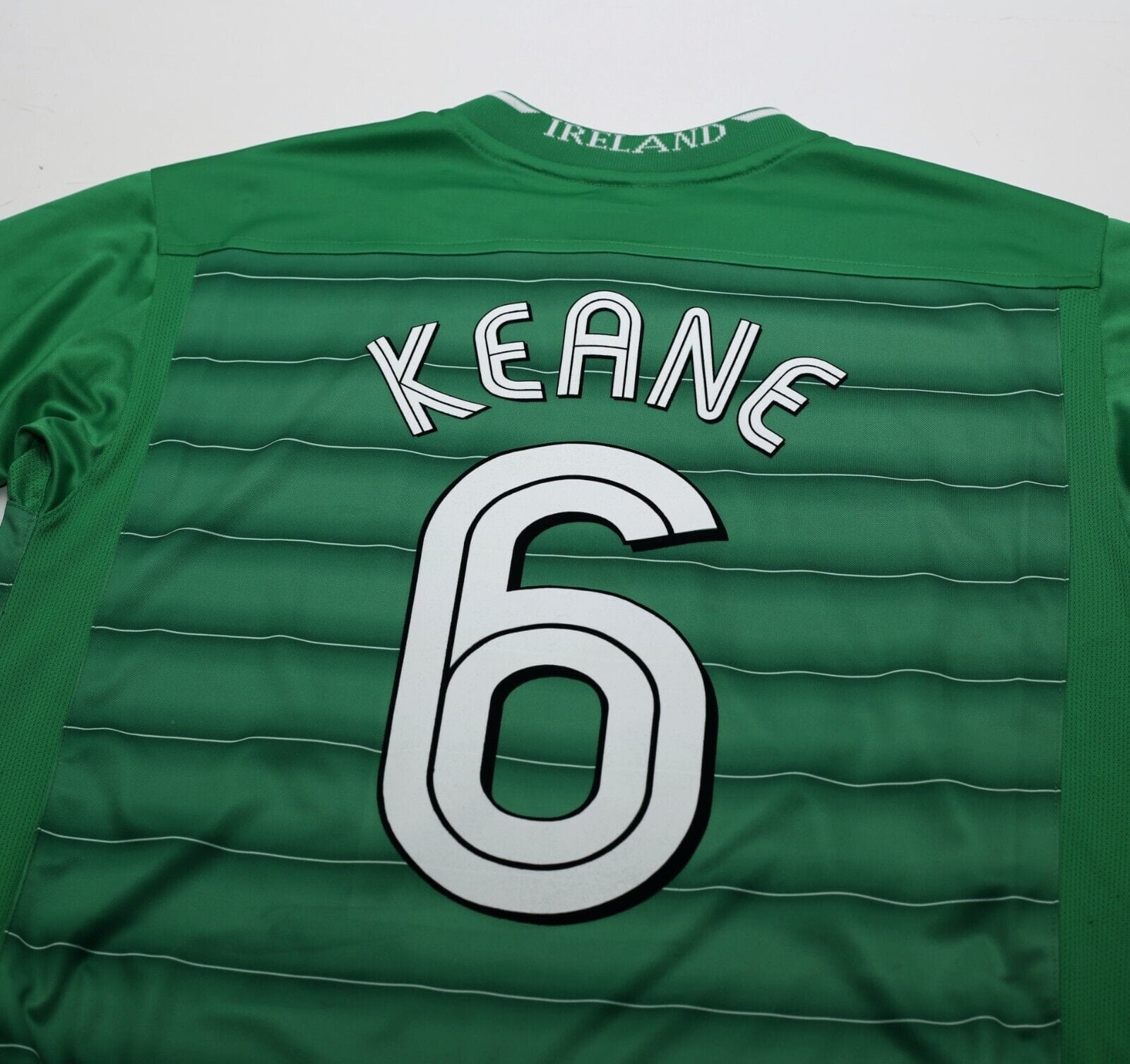 2003/04 KEANE #6 Ireland Vintage Umbro L/S Home Football Shirt (M)