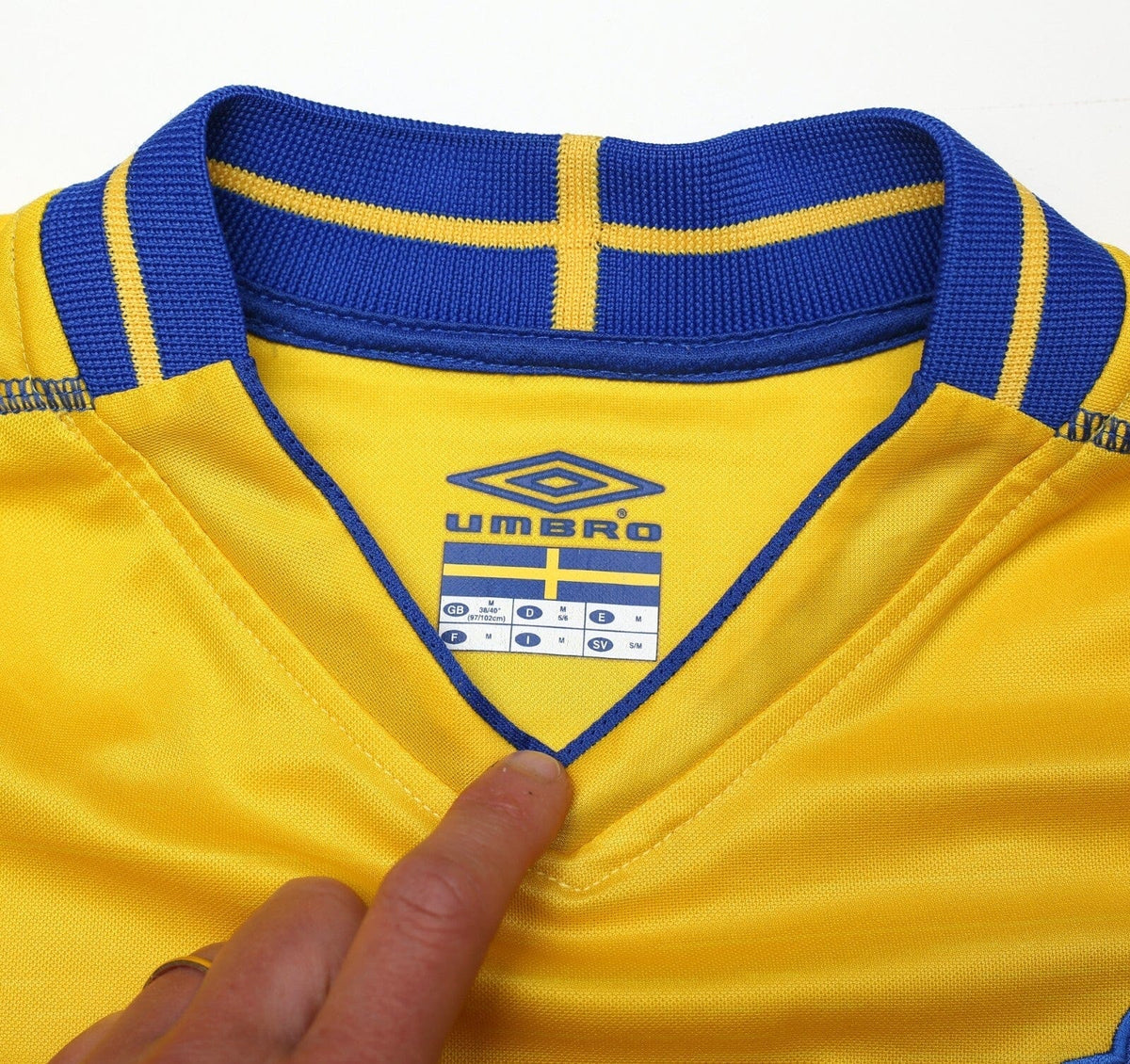2003/04 LARSSON #11 Sweden Vintage Umbro Home Football Shirt (M) Euro 2004