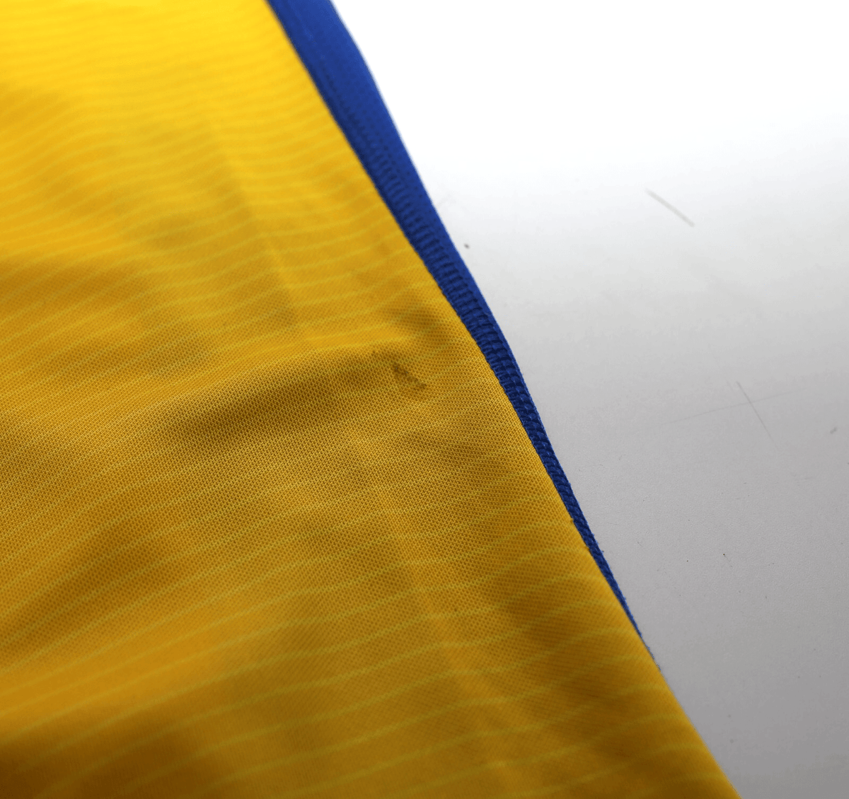 2003/04 LARSSON #11 Sweden Vintage Umbro Home Football Shirt (M) Euro 2004