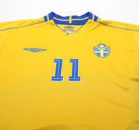 2003/04 LARSSON #11 Sweden Vintage Umbro Home Football Shirt (M) Euro 2004