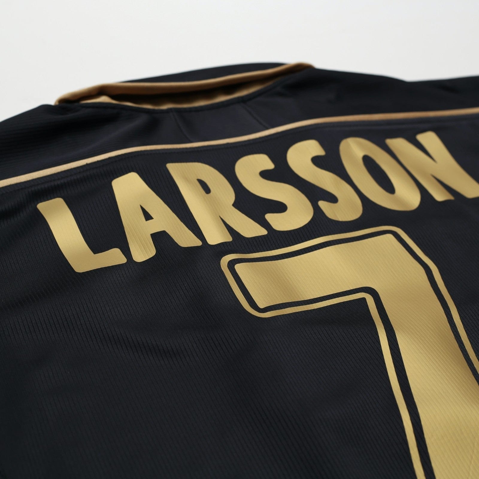 2003/04 Larsson #7 Celtic Vintage Umbro European Away Football Shirt (L)