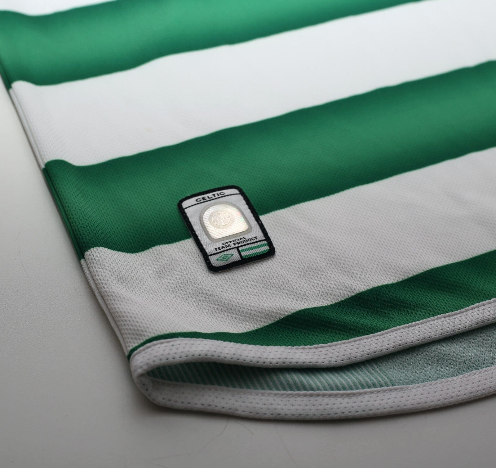 2003/04 LARSSON #7 Celtic Vintage Umbro European Home Football Shirt (L)