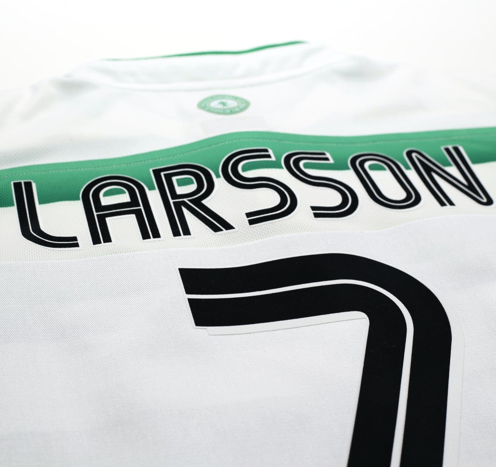 2003/04 LARSSON #7 Celtic Vintage Umbro European Home Football Shirt (L)