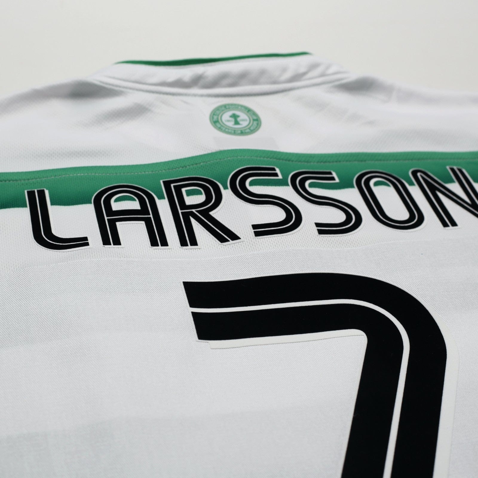 2003/04 Larsson #7 Celtic Vintage Umbro European Home Football Shirt (M)