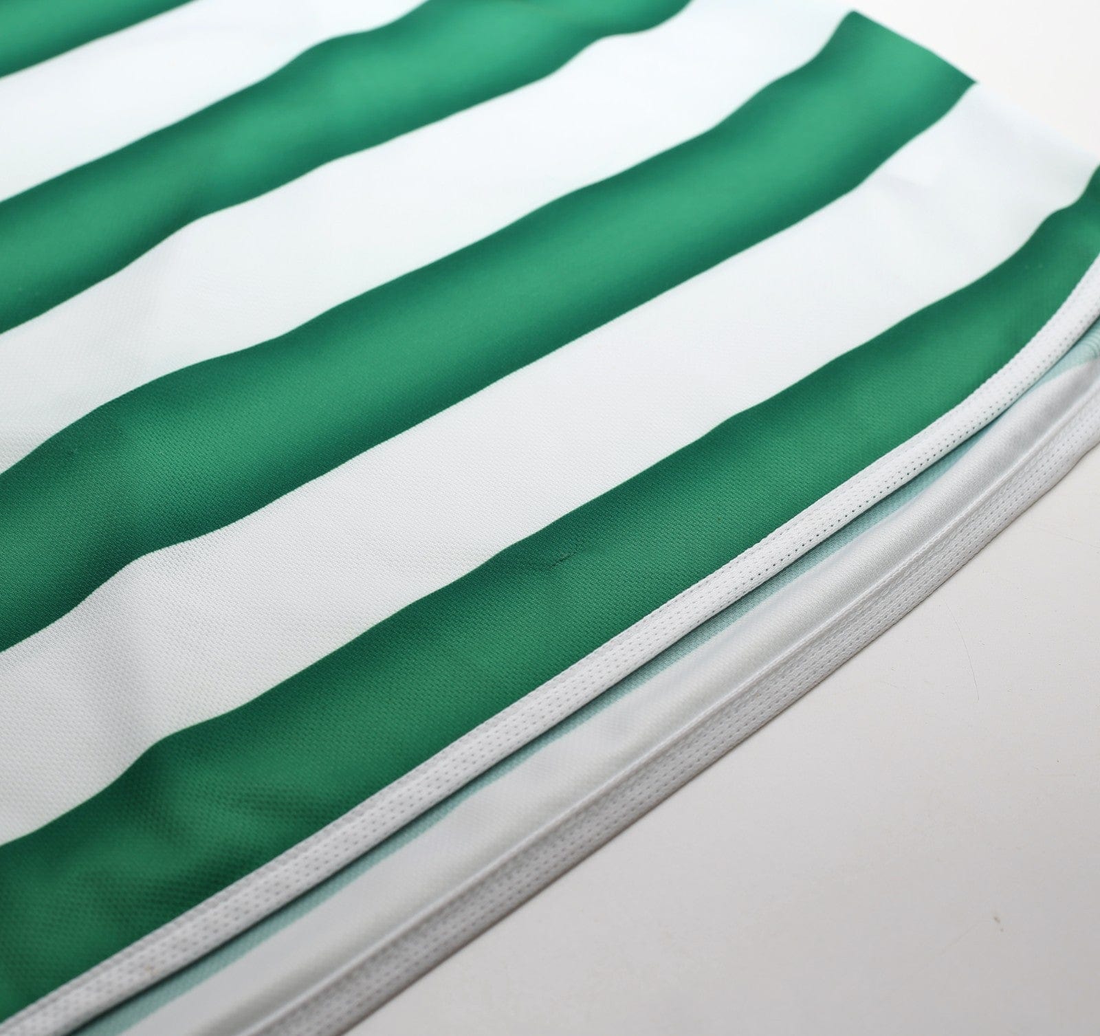 2003/04 LARSSON #7 Celtic Vintage Umbro European Home Football Shirt (XL)