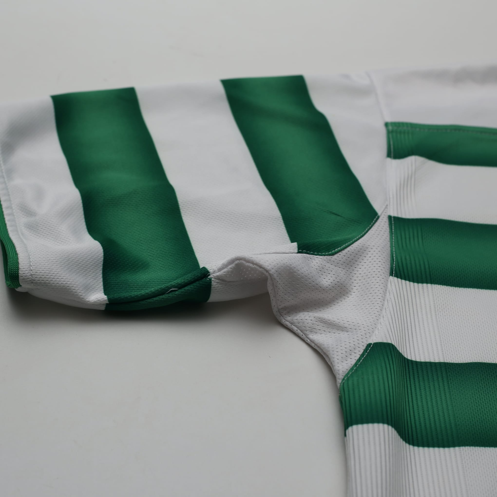 2003/04 Larsson #7 Celtic Vintage Umbro European Home Football Shirt (XL)