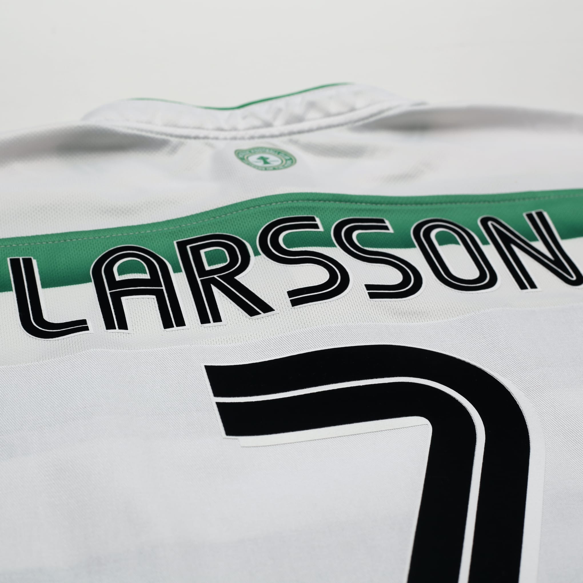 2003/04 Larsson #7 Celtic Vintage Umbro European Home Football Shirt (XL)