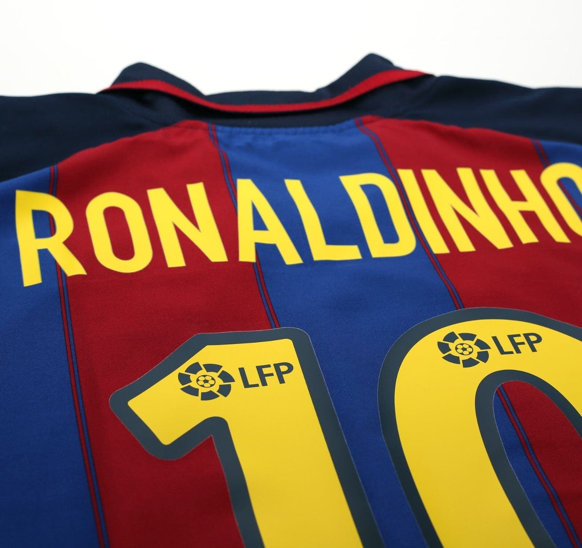 2003/04 RONALDINHO #10 Barcelona Vintage Nike Home Football Shirt (XL)