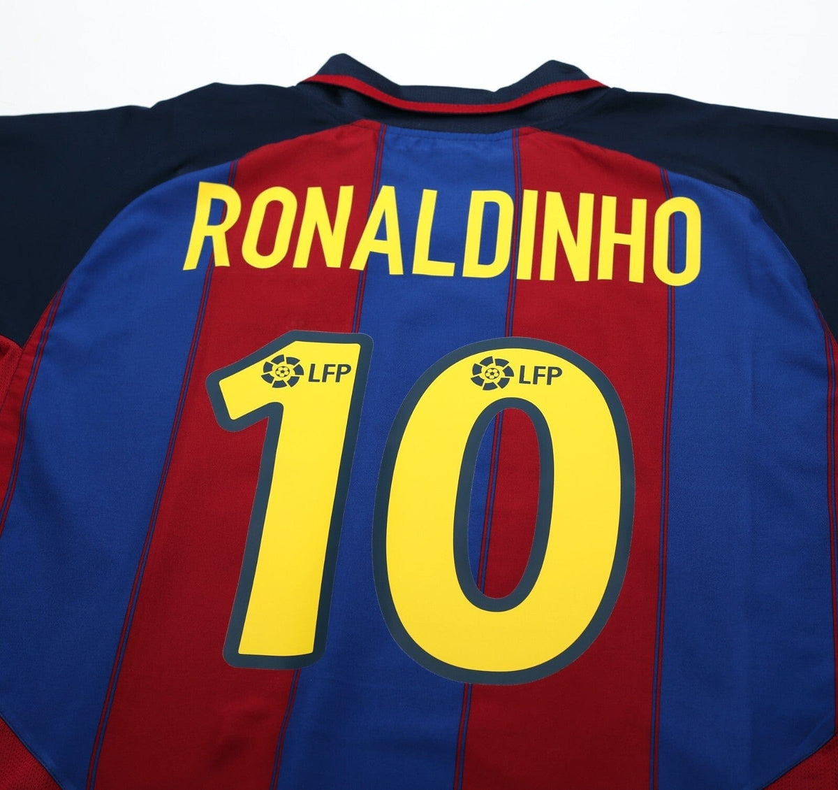 2003/04 RONALDINHO #10 Barcelona Vintage Nike Home Football Shirt (XL)