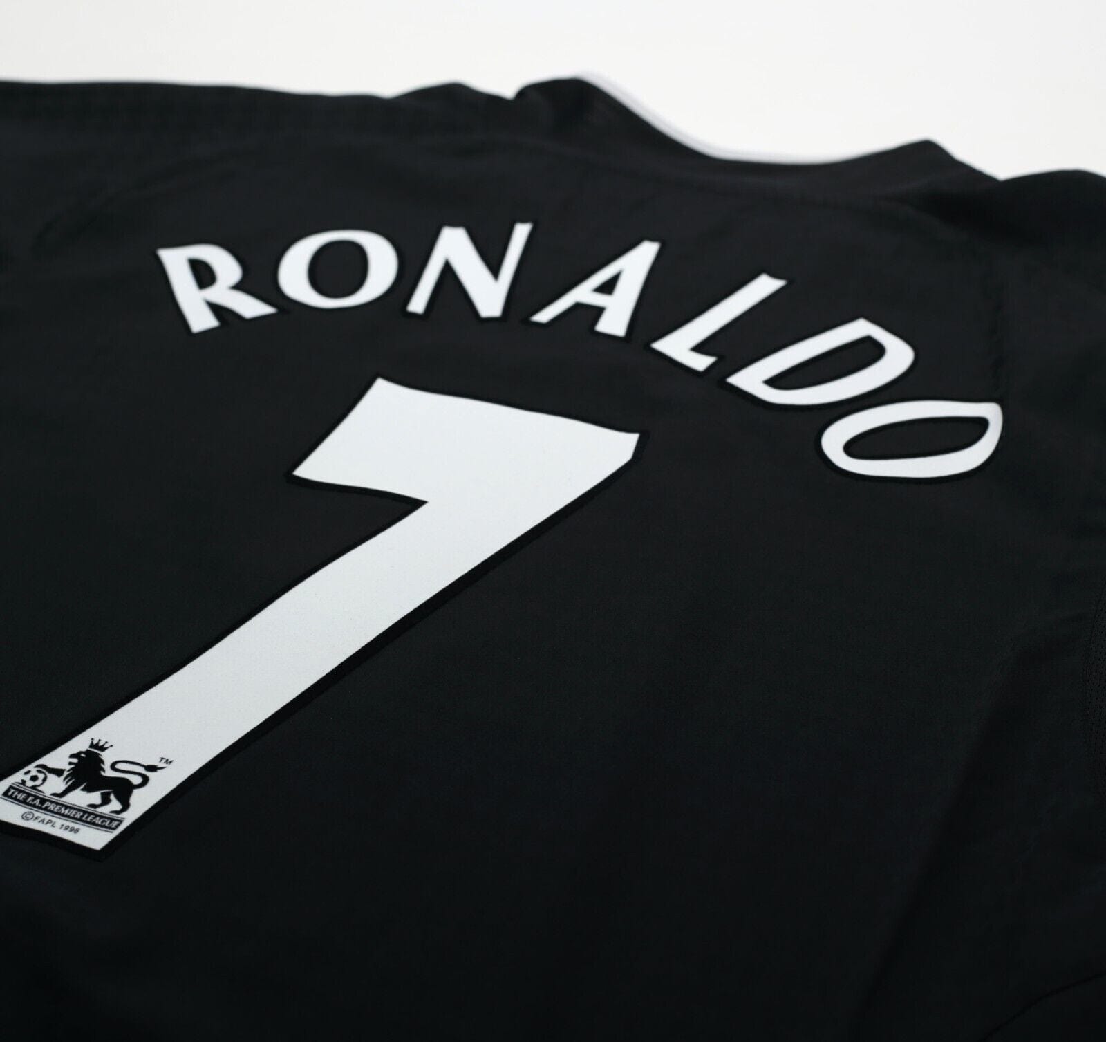 2003/04 RONALDO #7 Manchester United Vintage Nike Away Football Shirt (M)