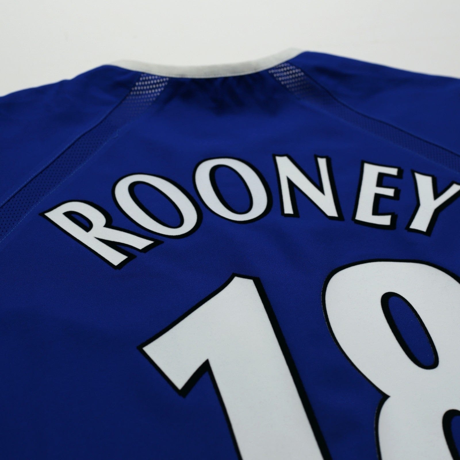 2003/04 Rooney #18 Everton Vintage PUMA Home Football Shirt (M)