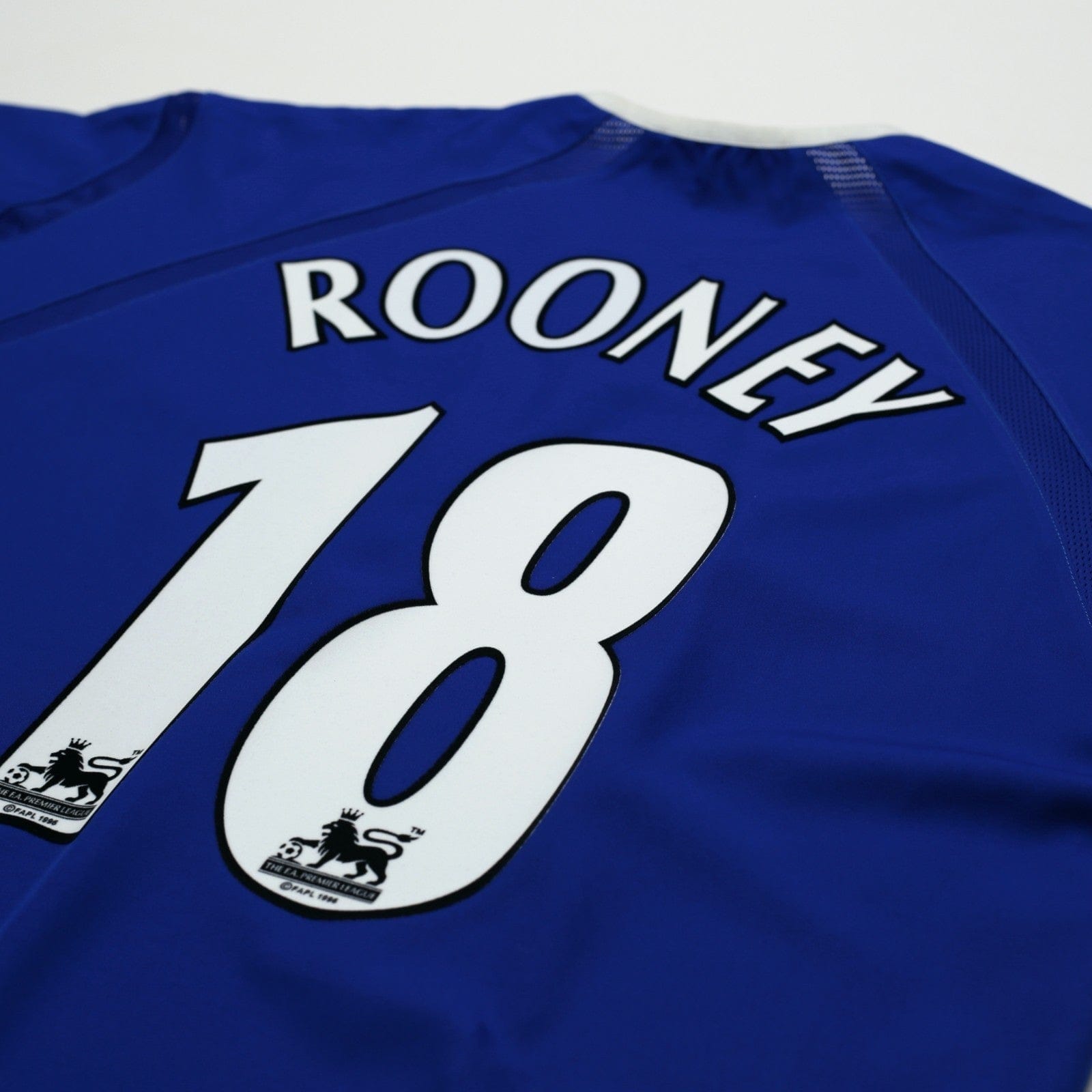 2003/04 Rooney #18 Everton Vintage PUMA Home Football Shirt (M)