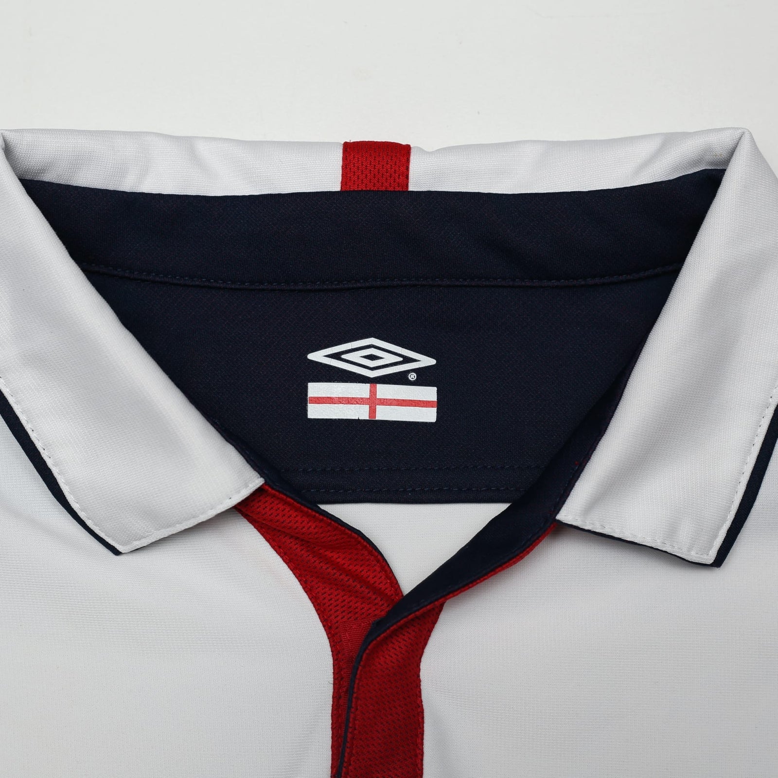 2003/05 Beckham #7 England Vintage Umbro Home Football Shirt (L) EURO 2004