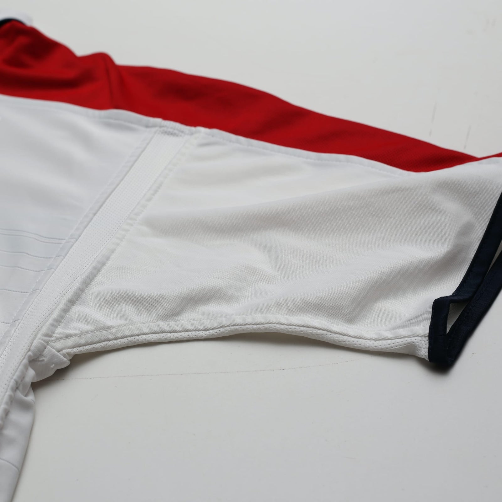 2003/05 Beckham #7 England Vintage Umbro Home Football Shirt (L) EURO 2004