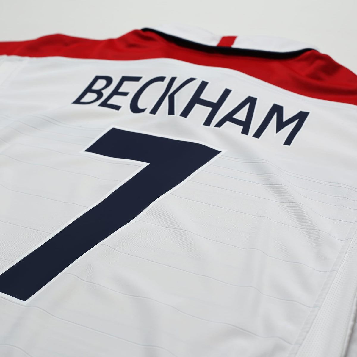 2003/05 Beckham #7 England Vintage Umbro Home Football Shirt (L) EURO 2004