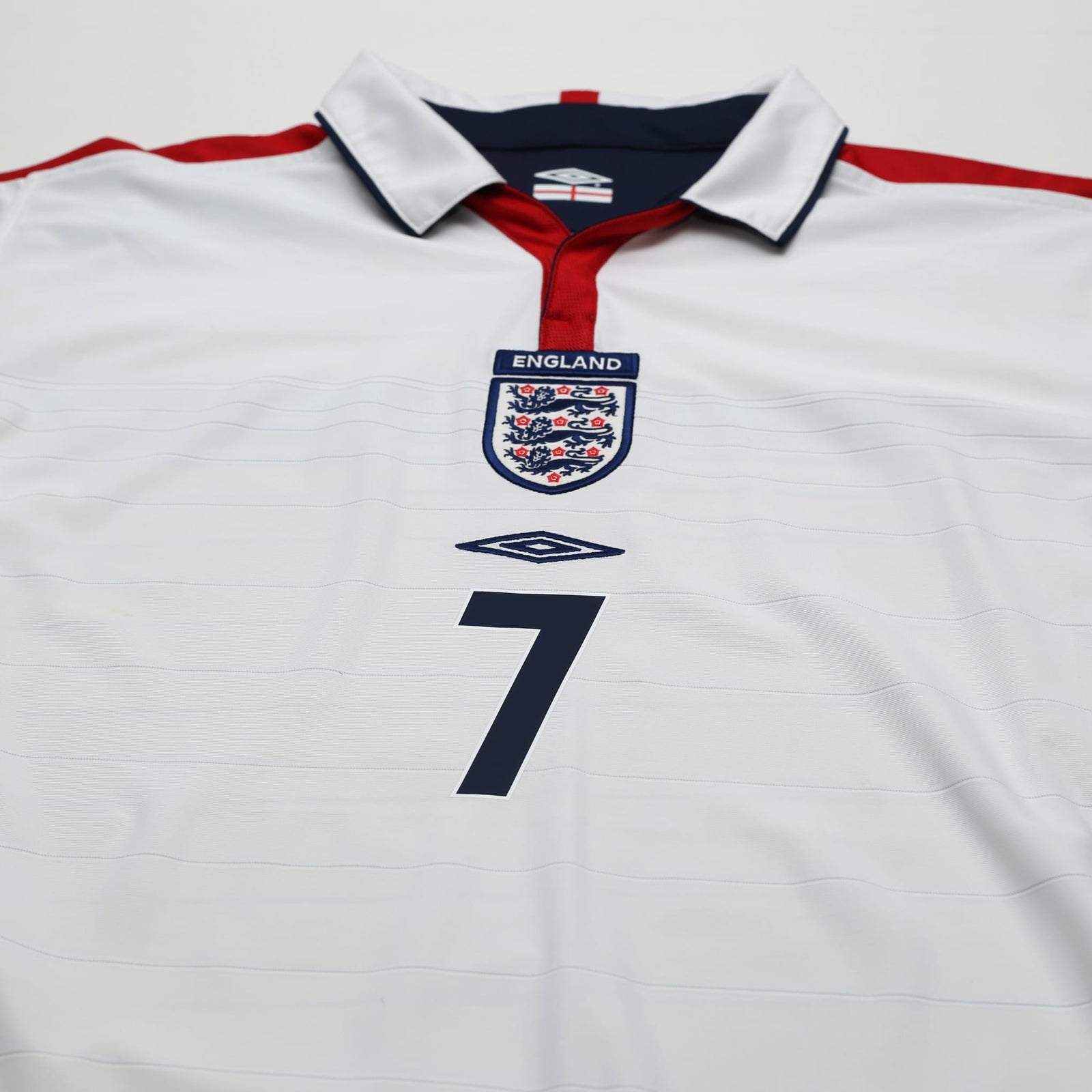 2003/05 Beckham #7 England Vintage Umbro Home Football Shirt (L) EURO 2004
