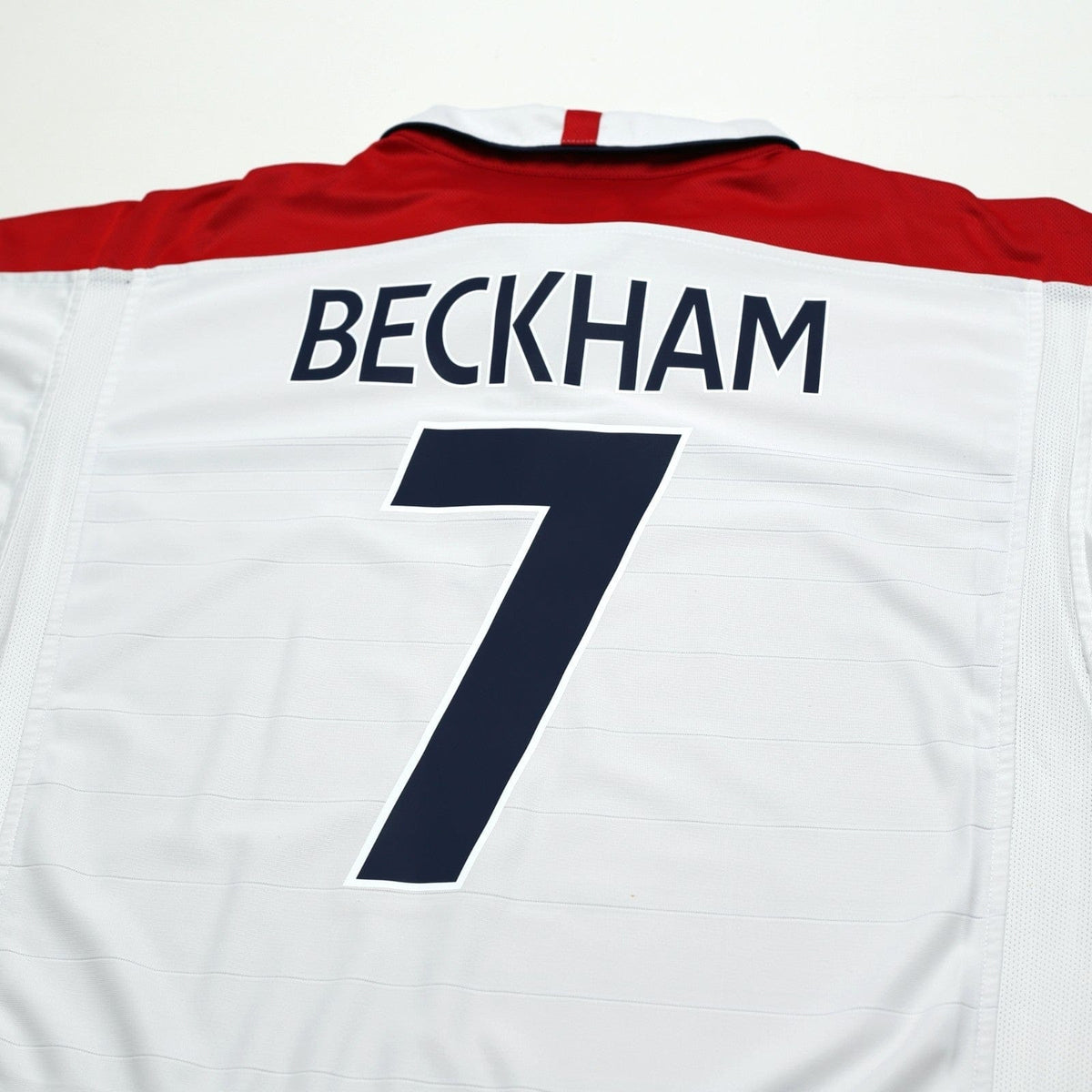 2003/05 Beckham #7 England Vintage Umbro Home Football Shirt (L) EURO 2004