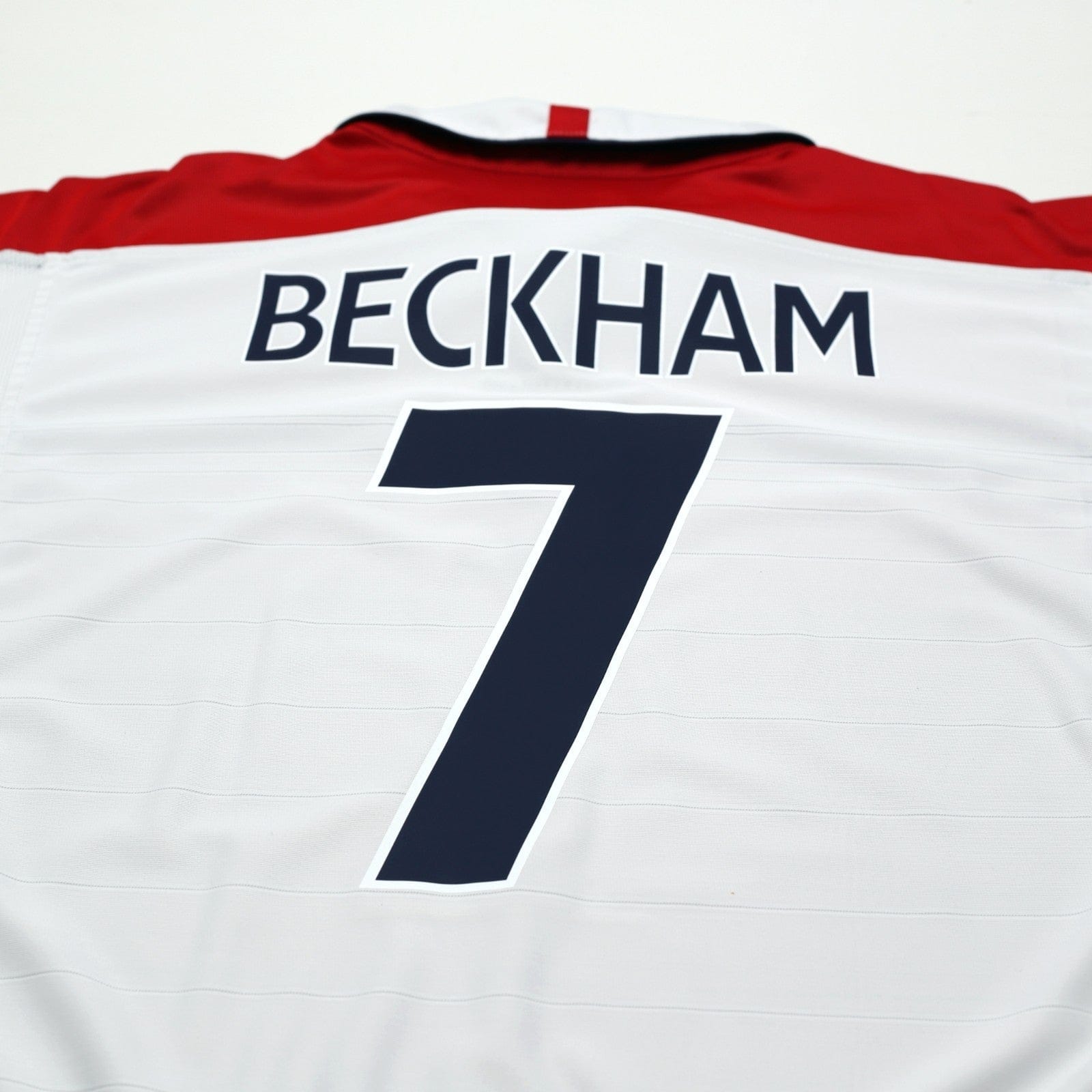 2003/05 Beckham #7 England Vintage Umbro Home Football Shirt (L) EURO 2004