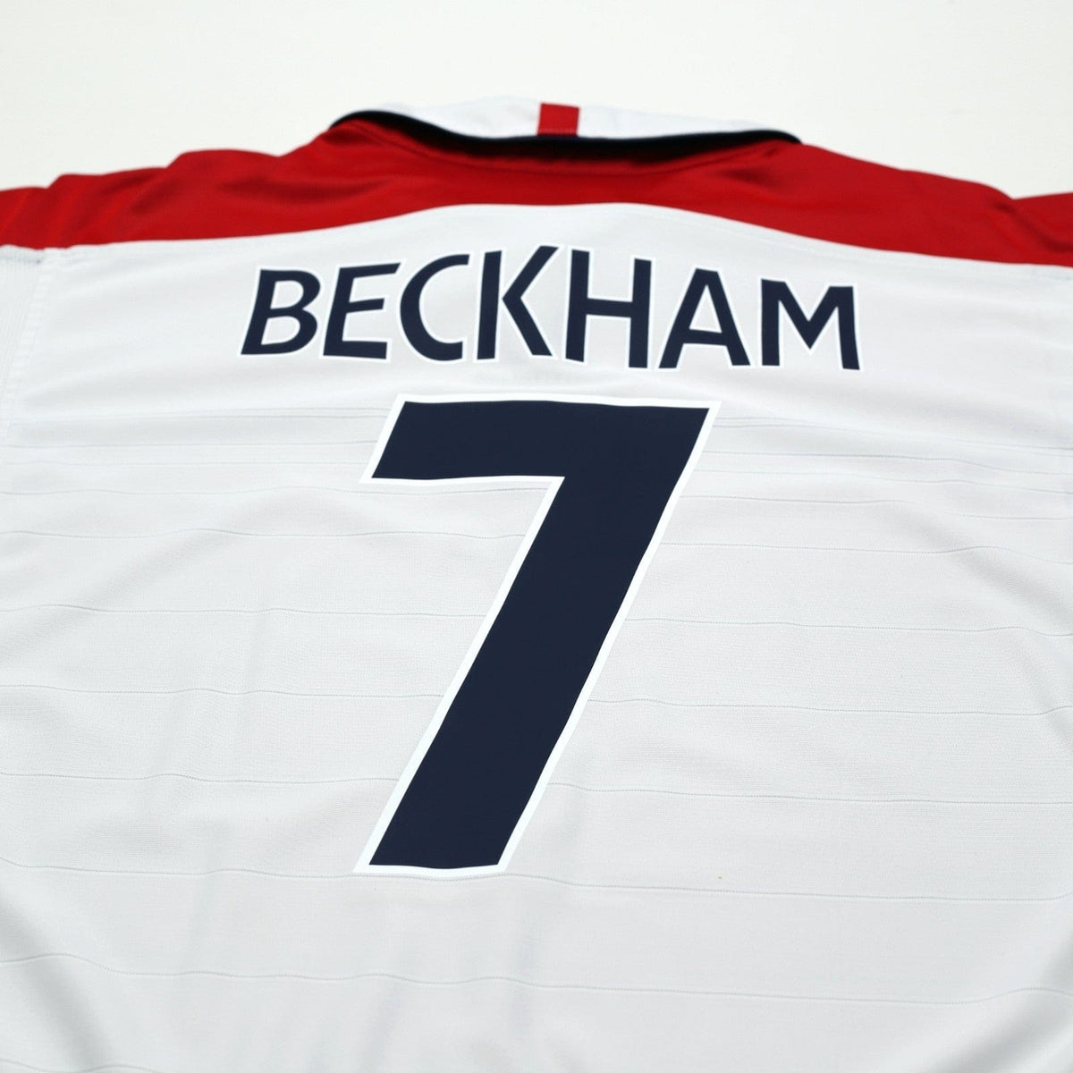 2003/05 Beckham #7 England Vintage Umbro Home Football Shirt (L) EURO 2004