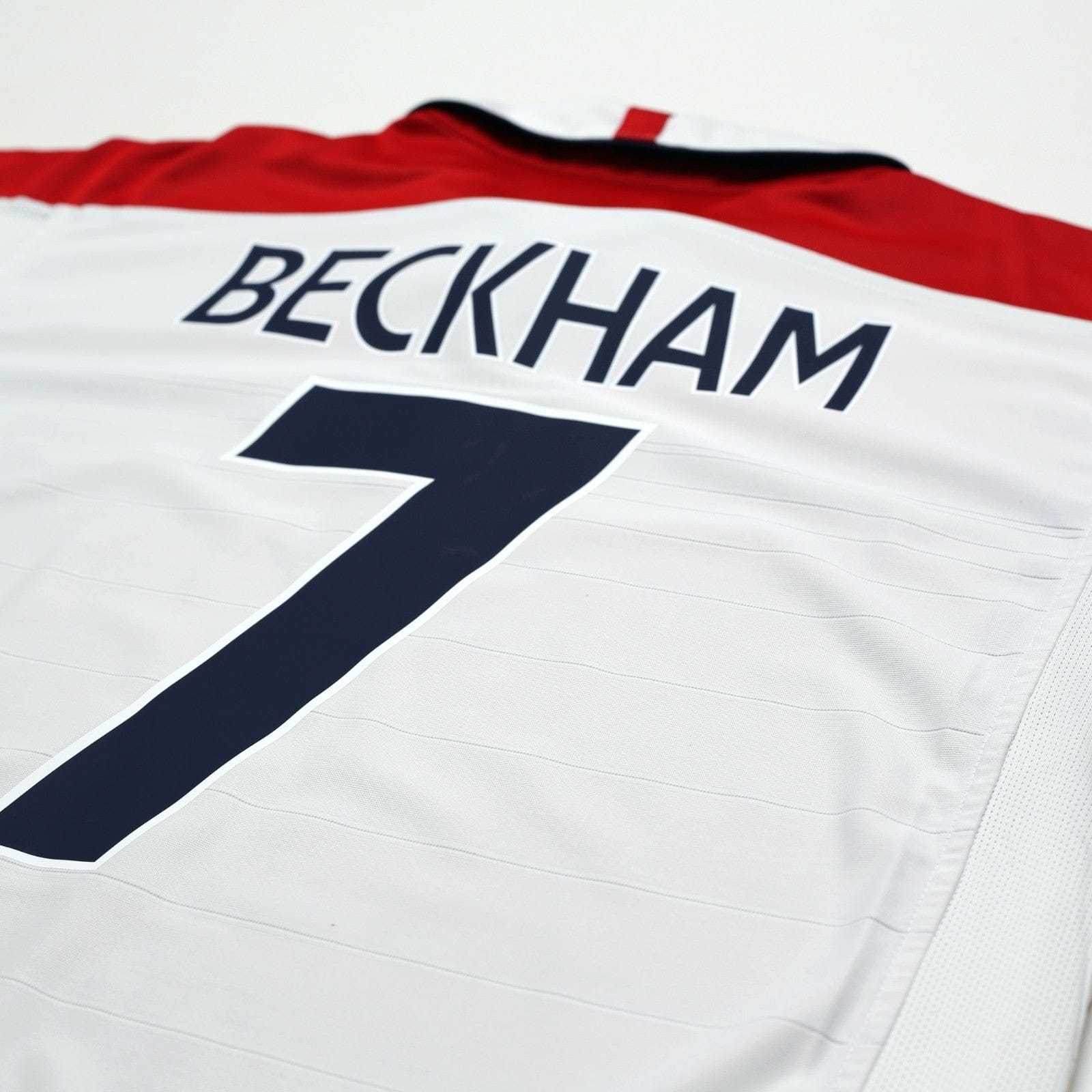 2003/05 Beckham #7 England Vintage Umbro Home Football Shirt (L) EURO 2004