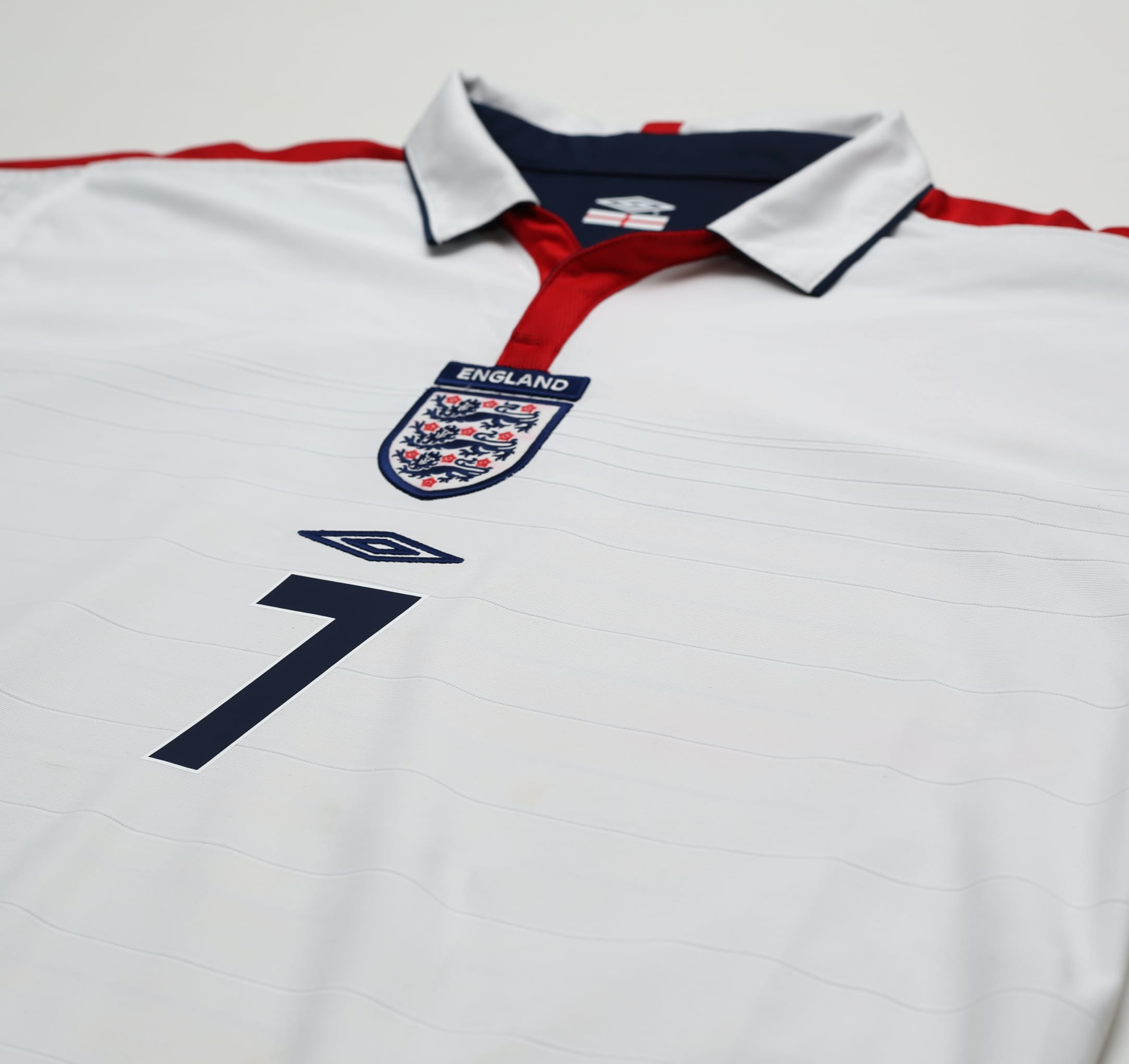 2003/05 Beckham #7 England Vintage Umbro Home Football Shirt (XL) EURO 2004