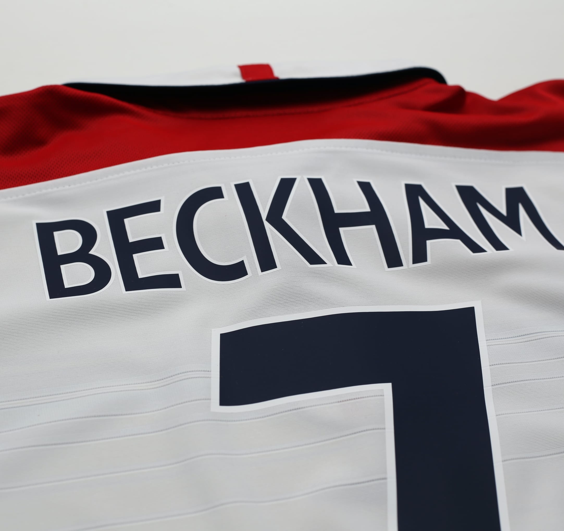 2003/05 Beckham #7 England Vintage Umbro Home Football Shirt (XL) EURO 2004