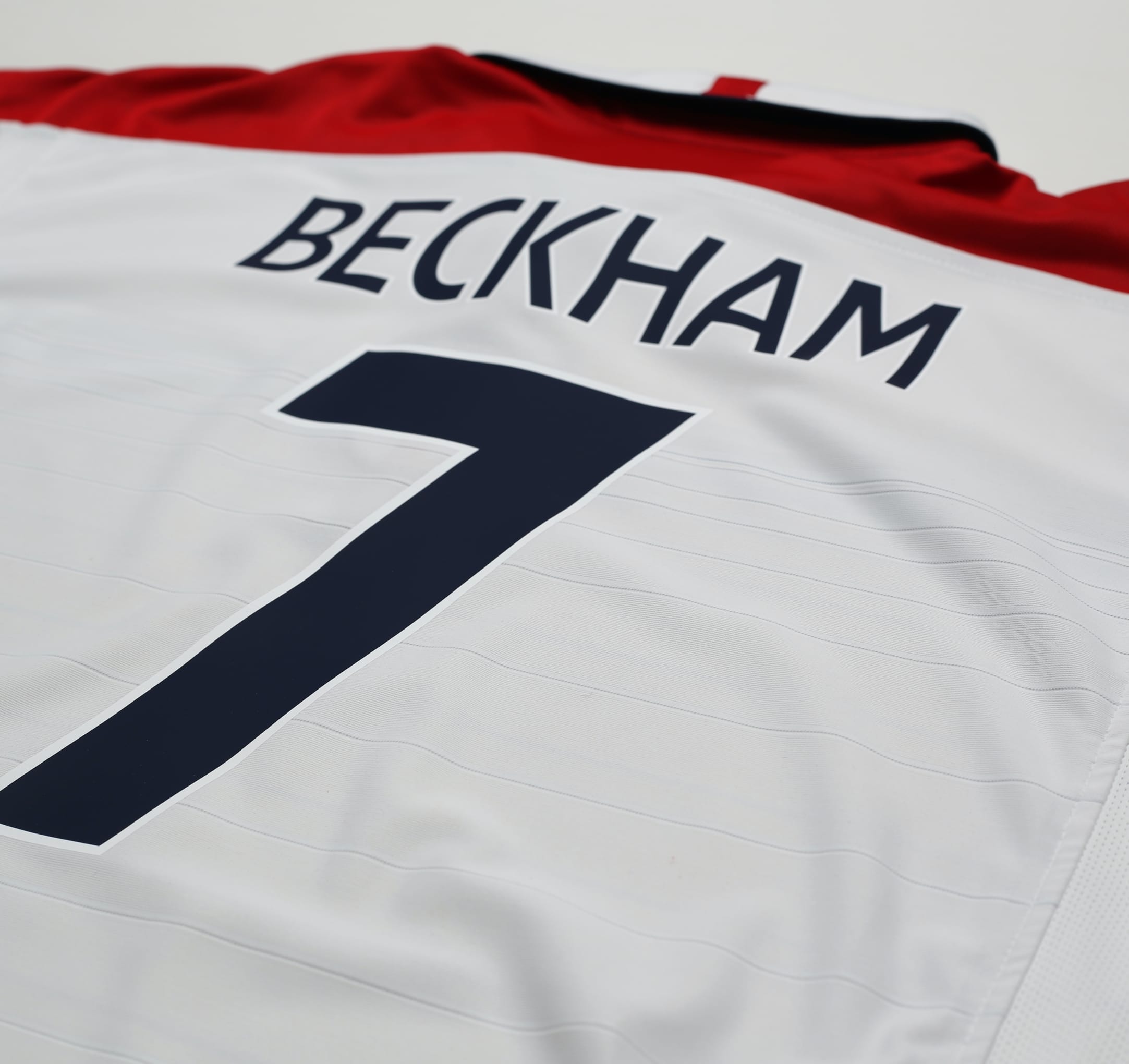 2003/05 Beckham #7 England Vintage Umbro Home Football Shirt (XL) EURO 2004